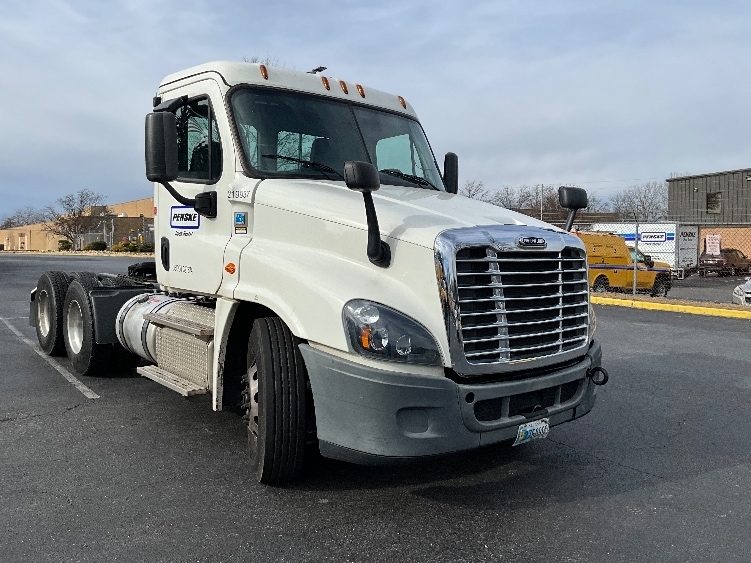 2019 FREIGHTLINER CASCADIA 125 in Capitol Heights, MD