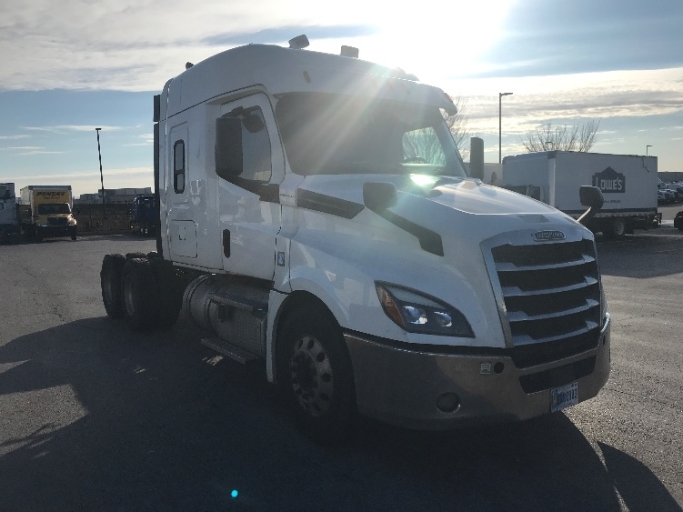2020 FREIGHTLINER CASCADIA 126 in Evansville, IN