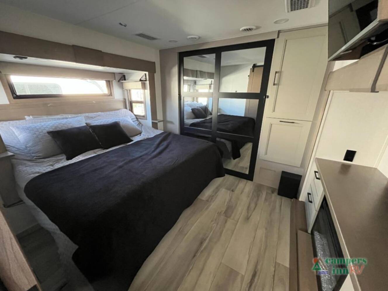 A photo of this 2026 Kz Durango Gold 391RKF
