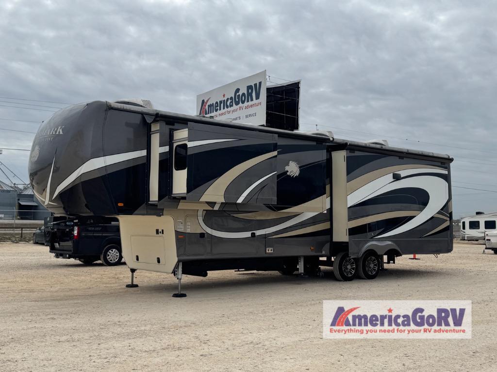 2018 Heartland Landmark 365 Oshkosh LM OSHKOSH in seguin TX