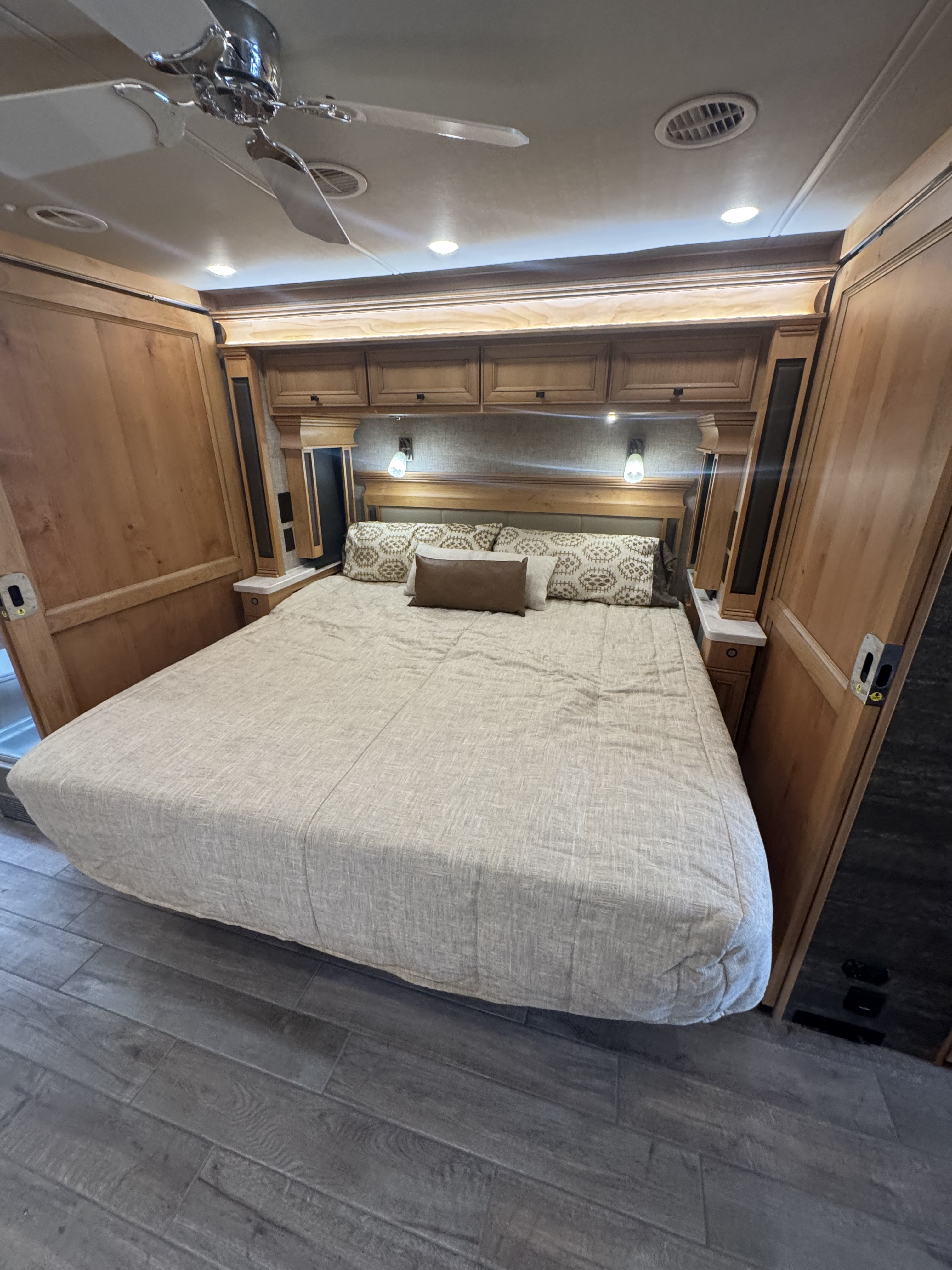 2023 Tiffin Motorhomes PHAETON 40 IH in new smyrna FL
