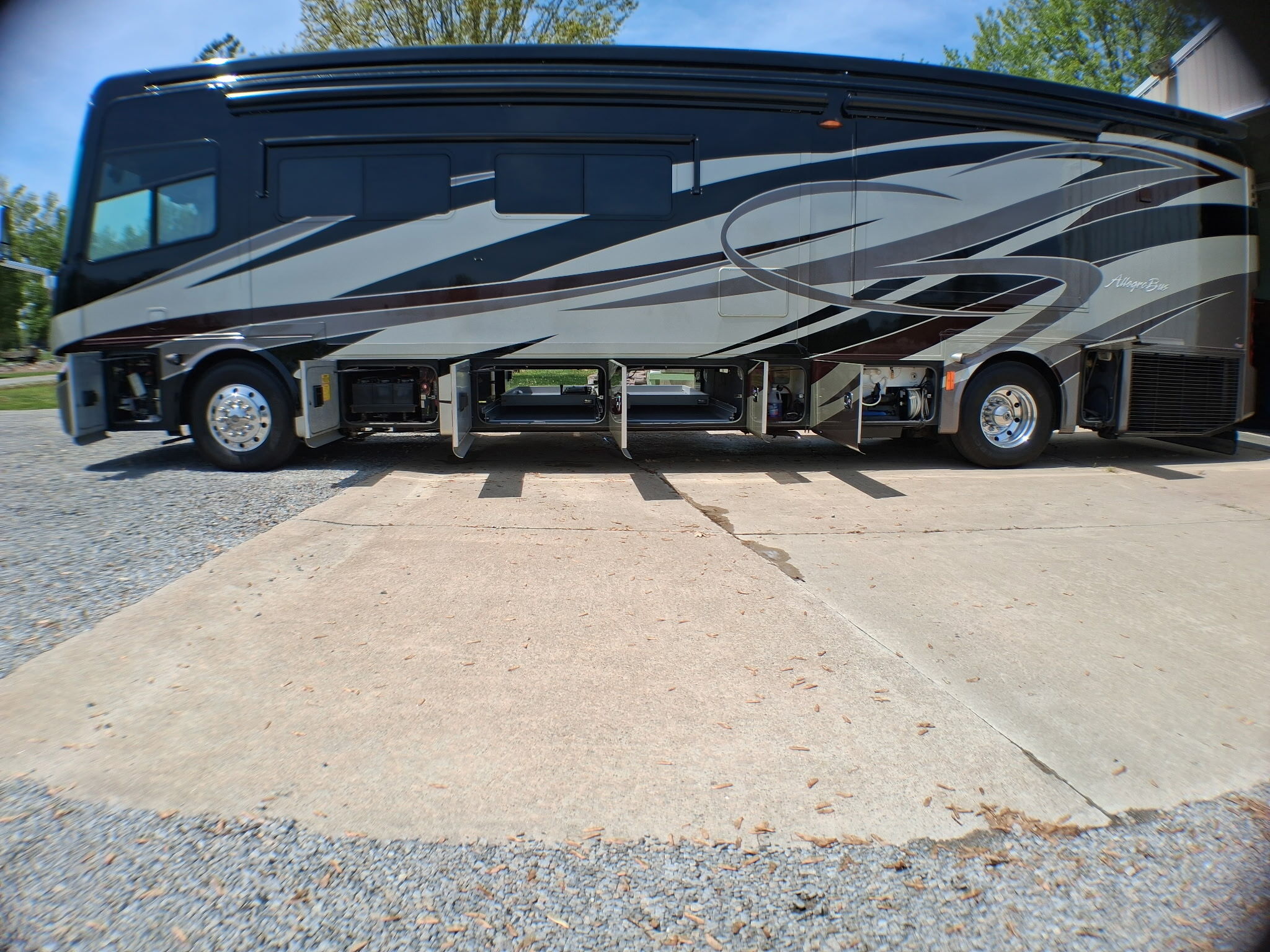2012 Tiffin Motorhomes ALLEGRO BUS 40 QBP in marion IL