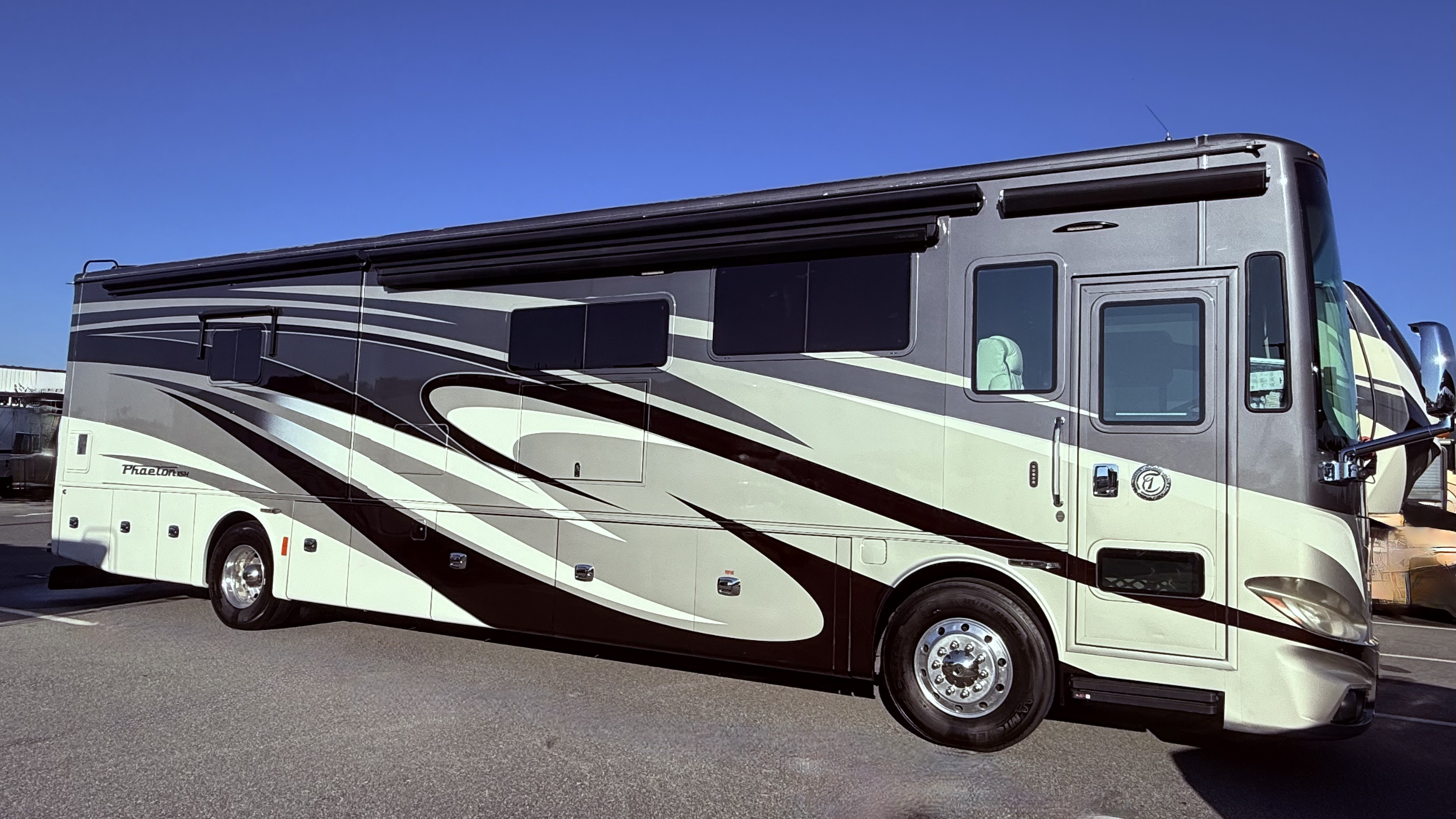 2018 Tiffin Motorhomes PHAETON 40 IH in ocala FL