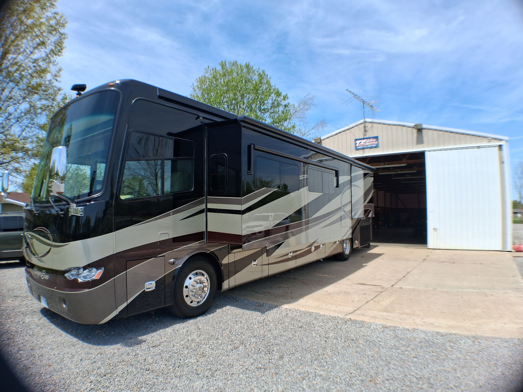 2012 Tiffin Motorhomes ALLEGRO BUS 40 QBP RV