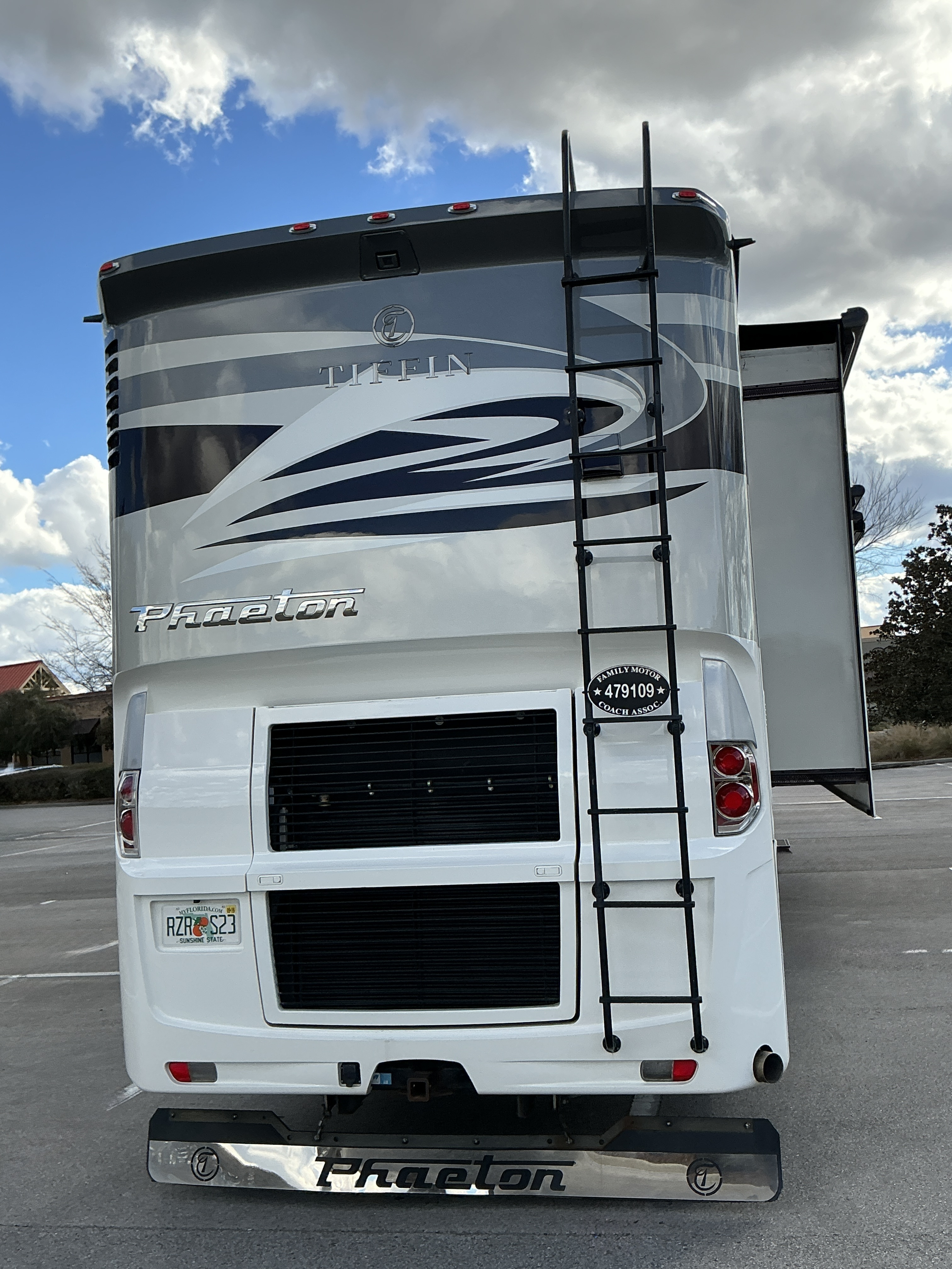 2018 Tiffin Motorhomes PHAETON 40 IH in ocala FL