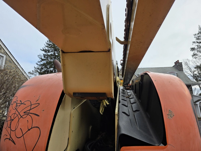 2005 JLG 600S
