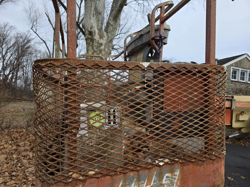 2005 JLG 600S