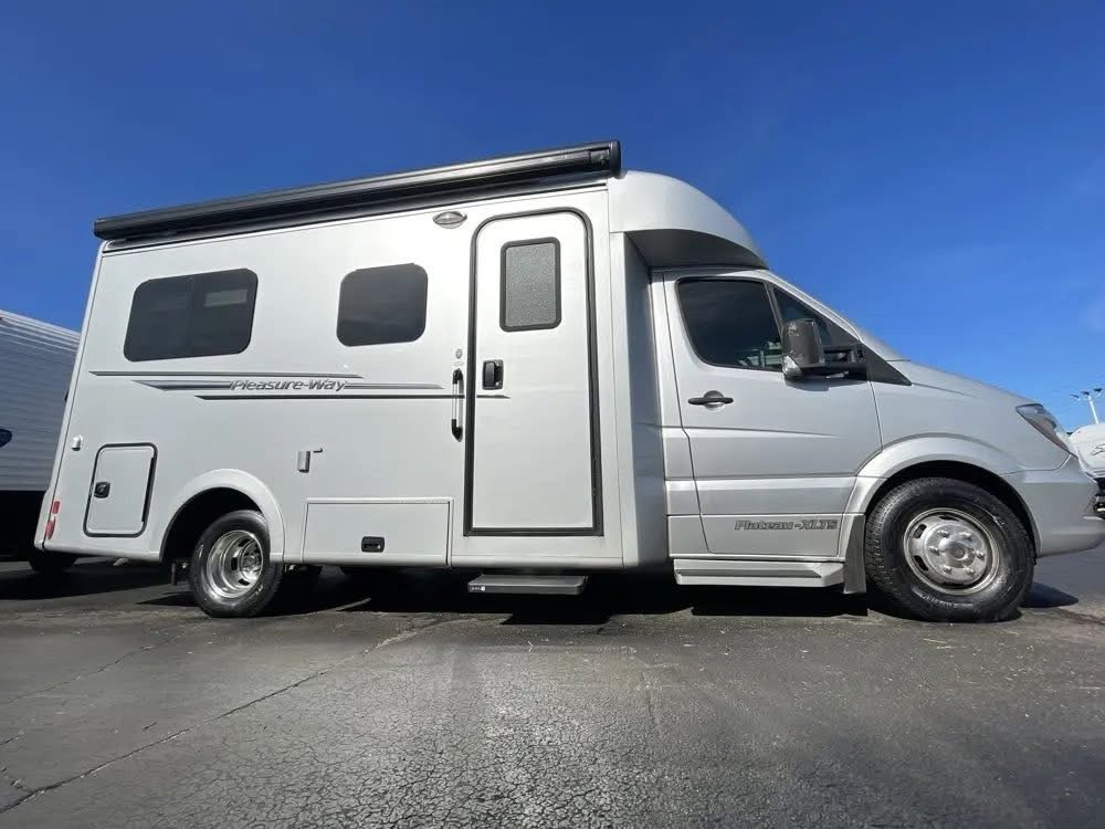 2019 Pleasure Way PLATEAU XLTS STD.MODEL in sarasota FL