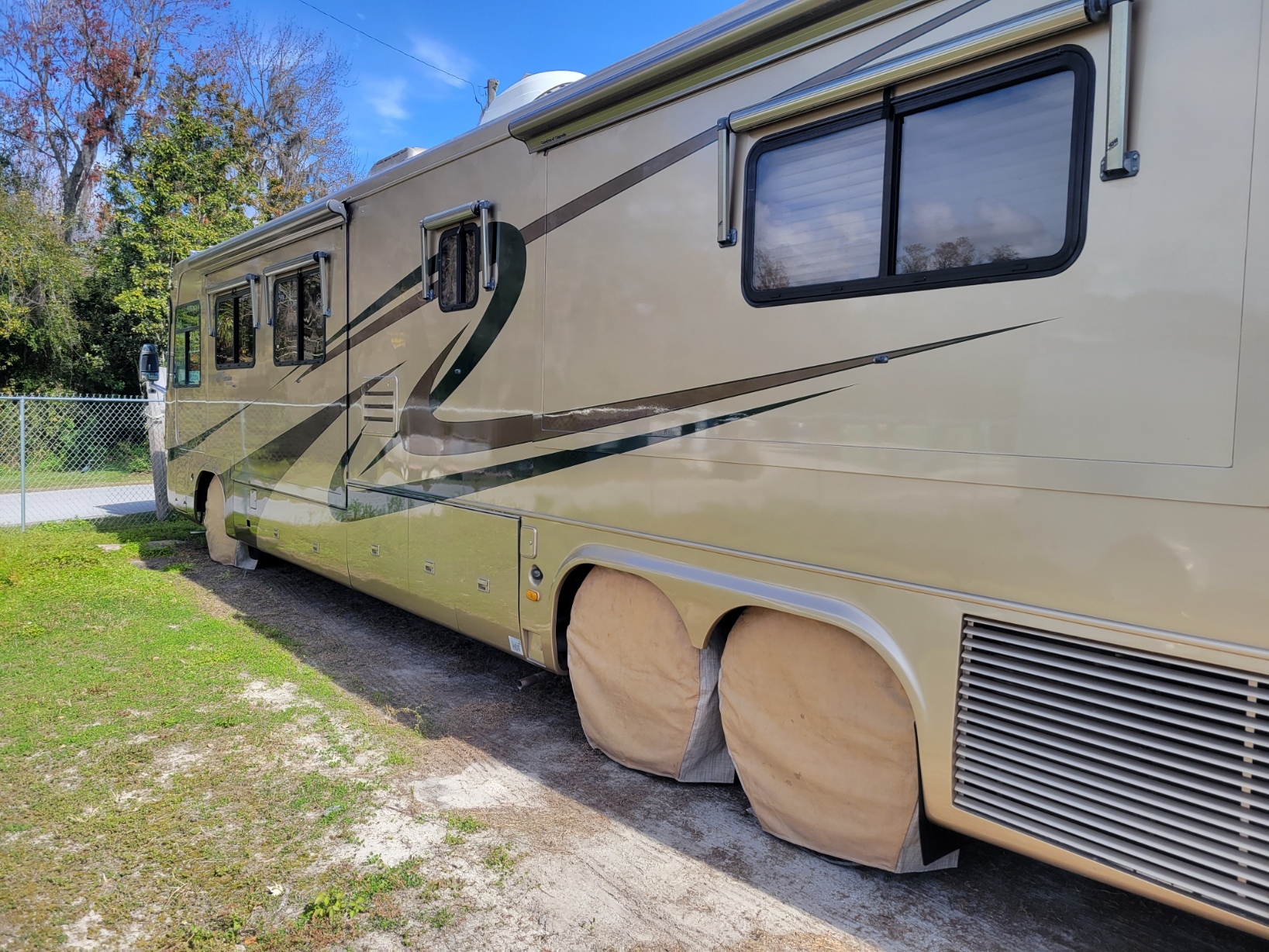 2004 Monaco EXECUTIVE 43PBT RV