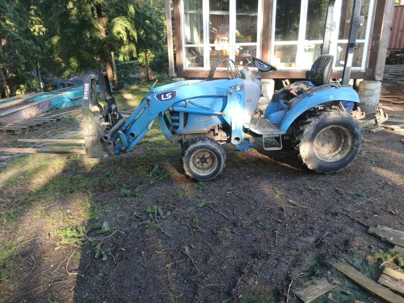 2019 LS TRACTOR XJ2025 Tractor with Backhoe in Woodinville, WA