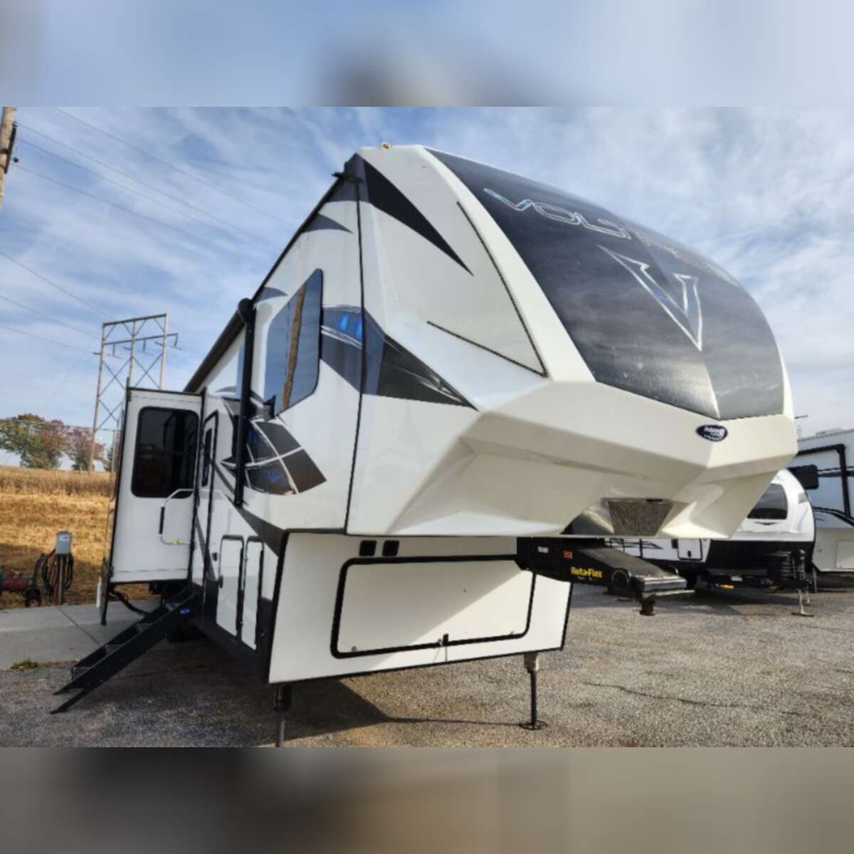 2019 Dutchmen Voltage V3615