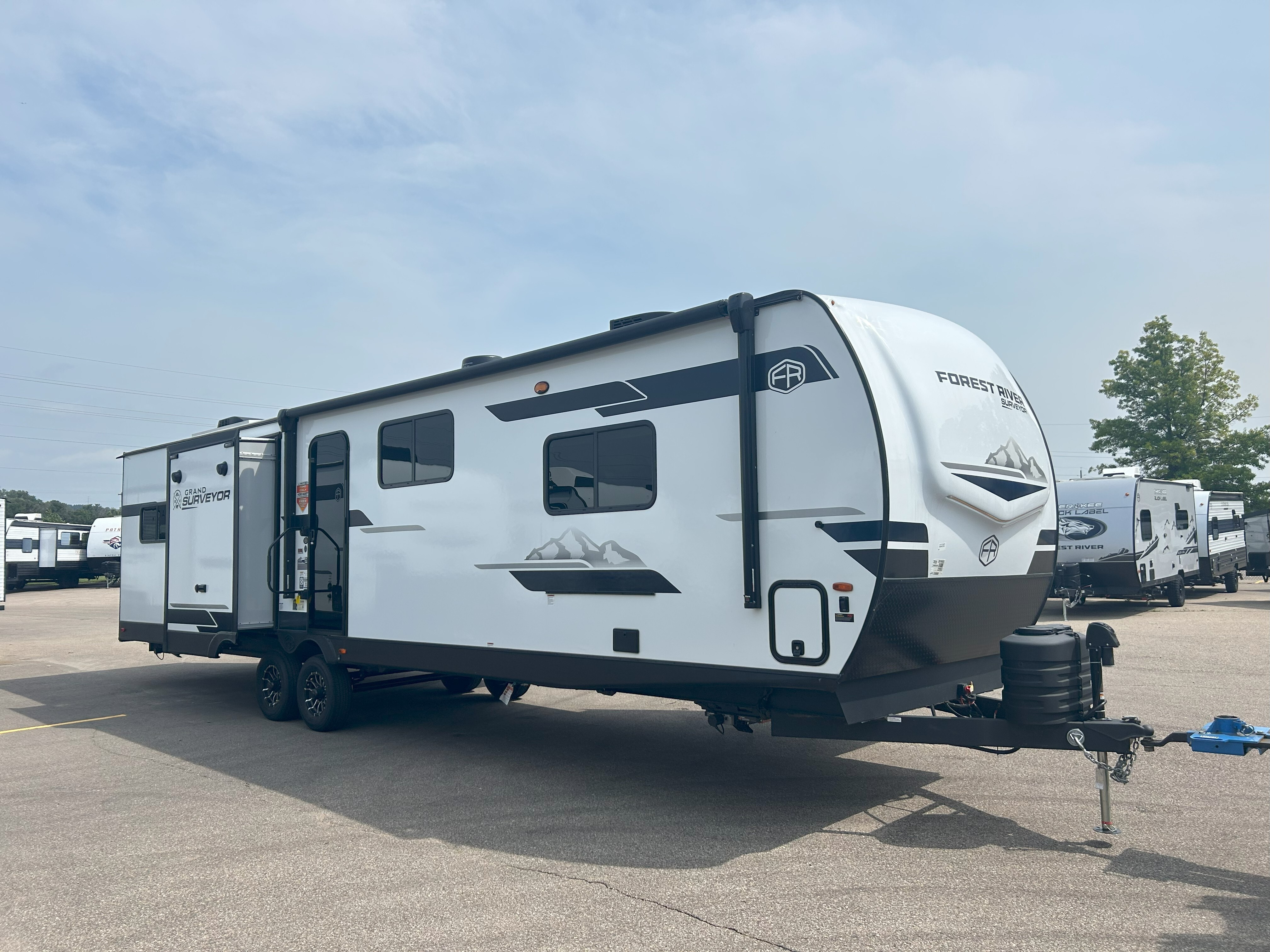 2025 Forest River Grand Surveyor 301RKBS in shakopee MN