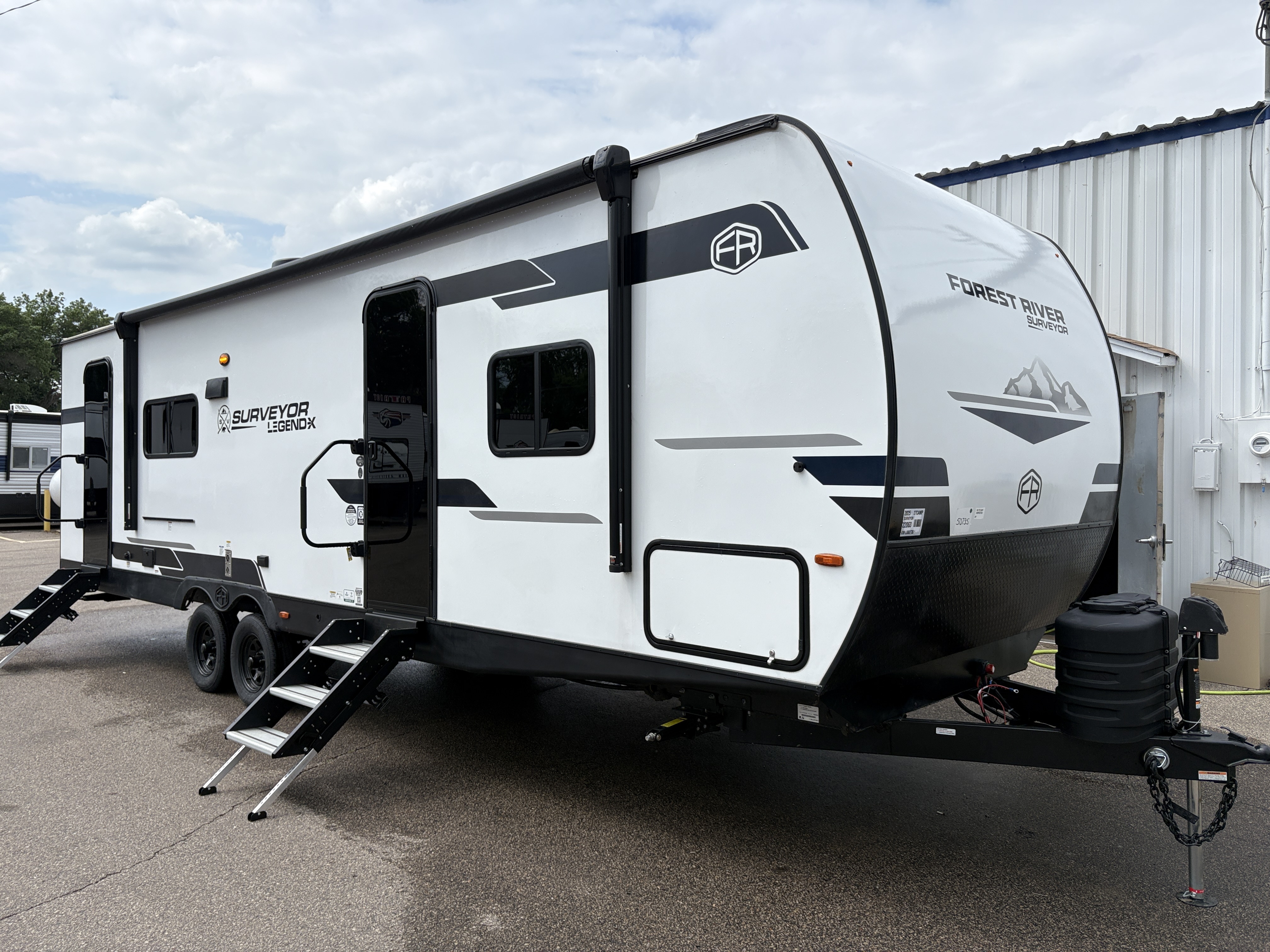 2025 Forest River Surveyor Legend X 27CAMP in shakopee MN