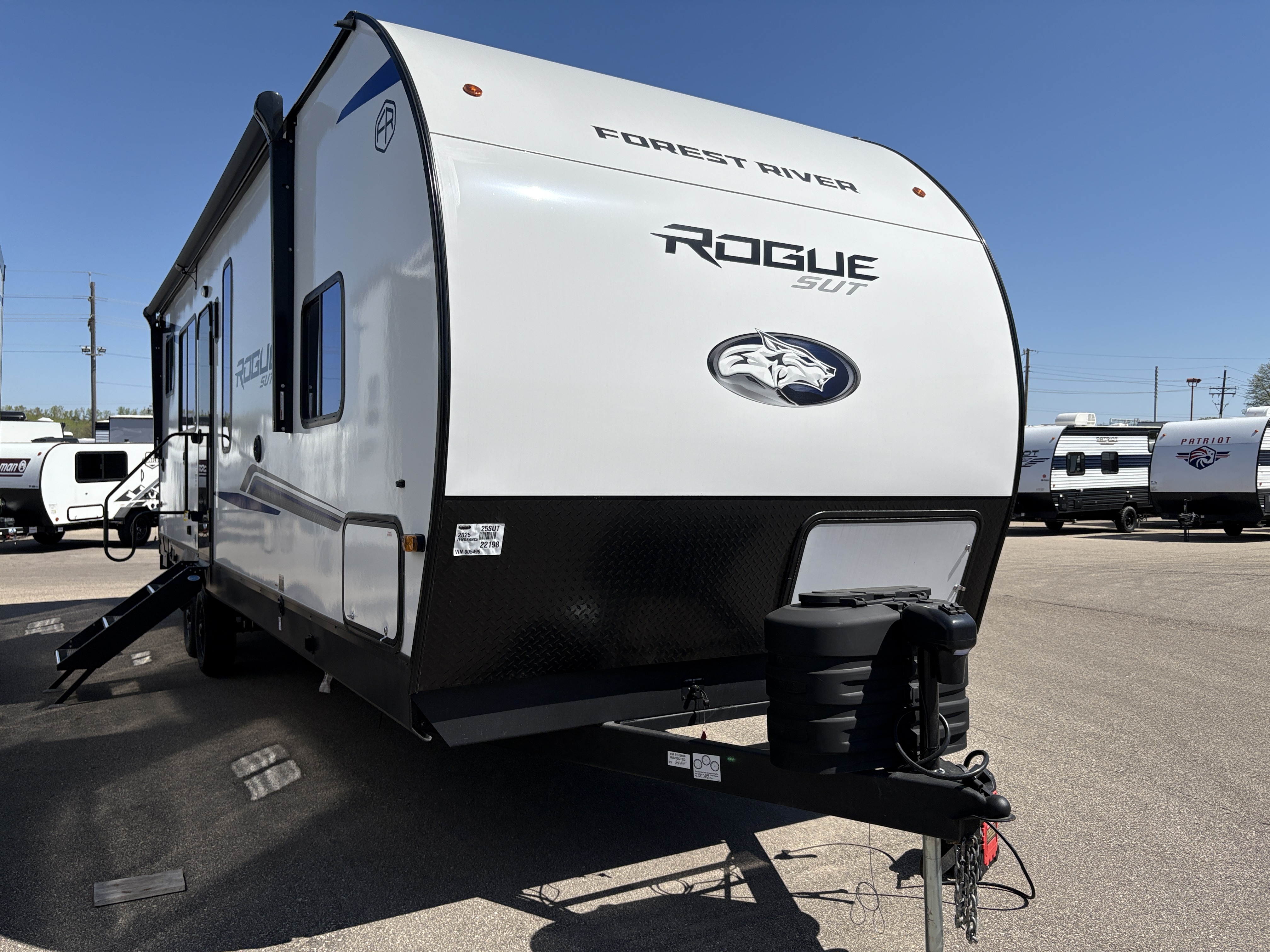 2025 Forest River Vengeance Rogue SUT 25SUT in shakopee MN