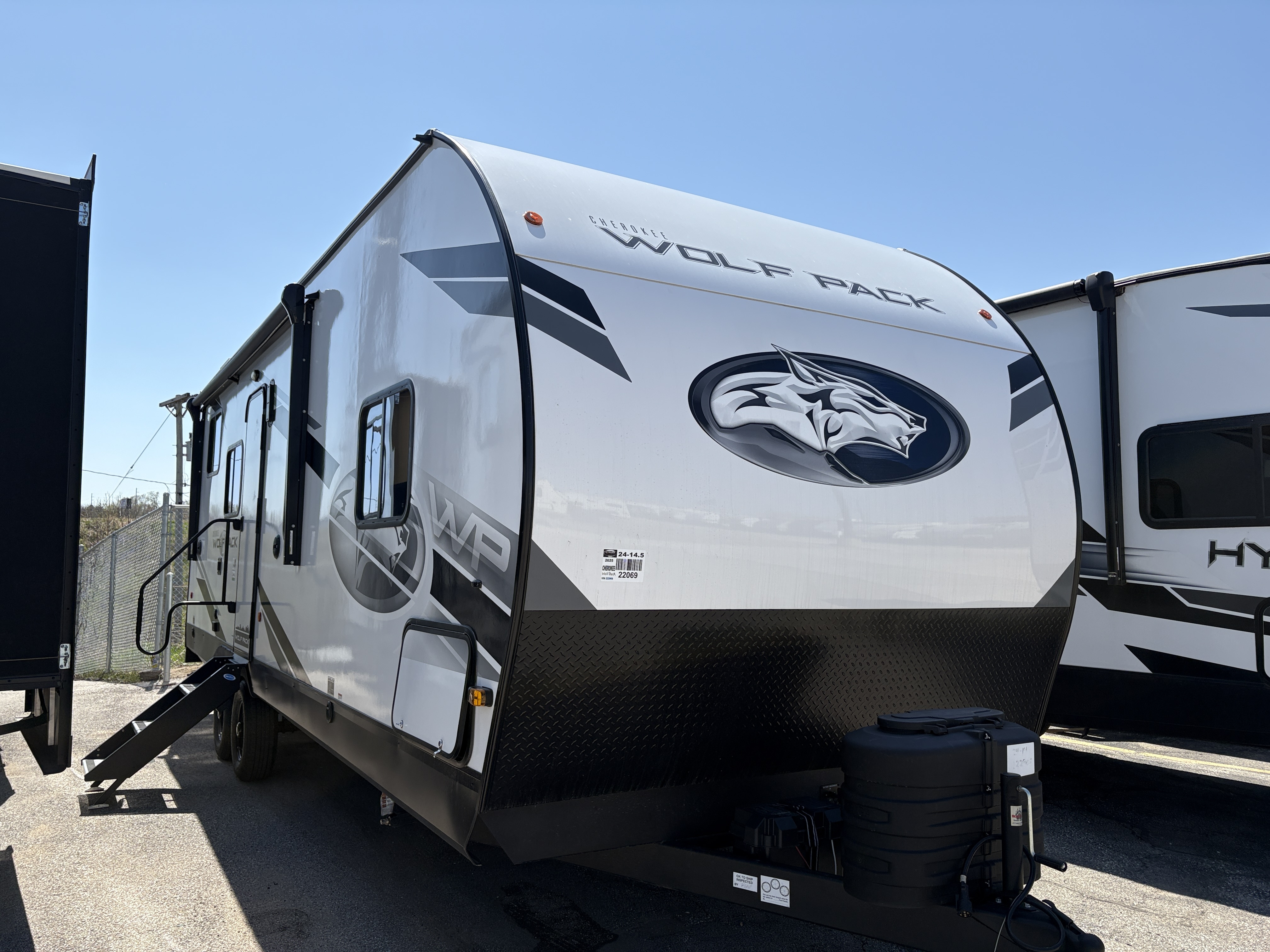 2025 Forest River Cherokee Wolf Pack Lite 24-14.5 Travel Trailer Toy Hauler RV