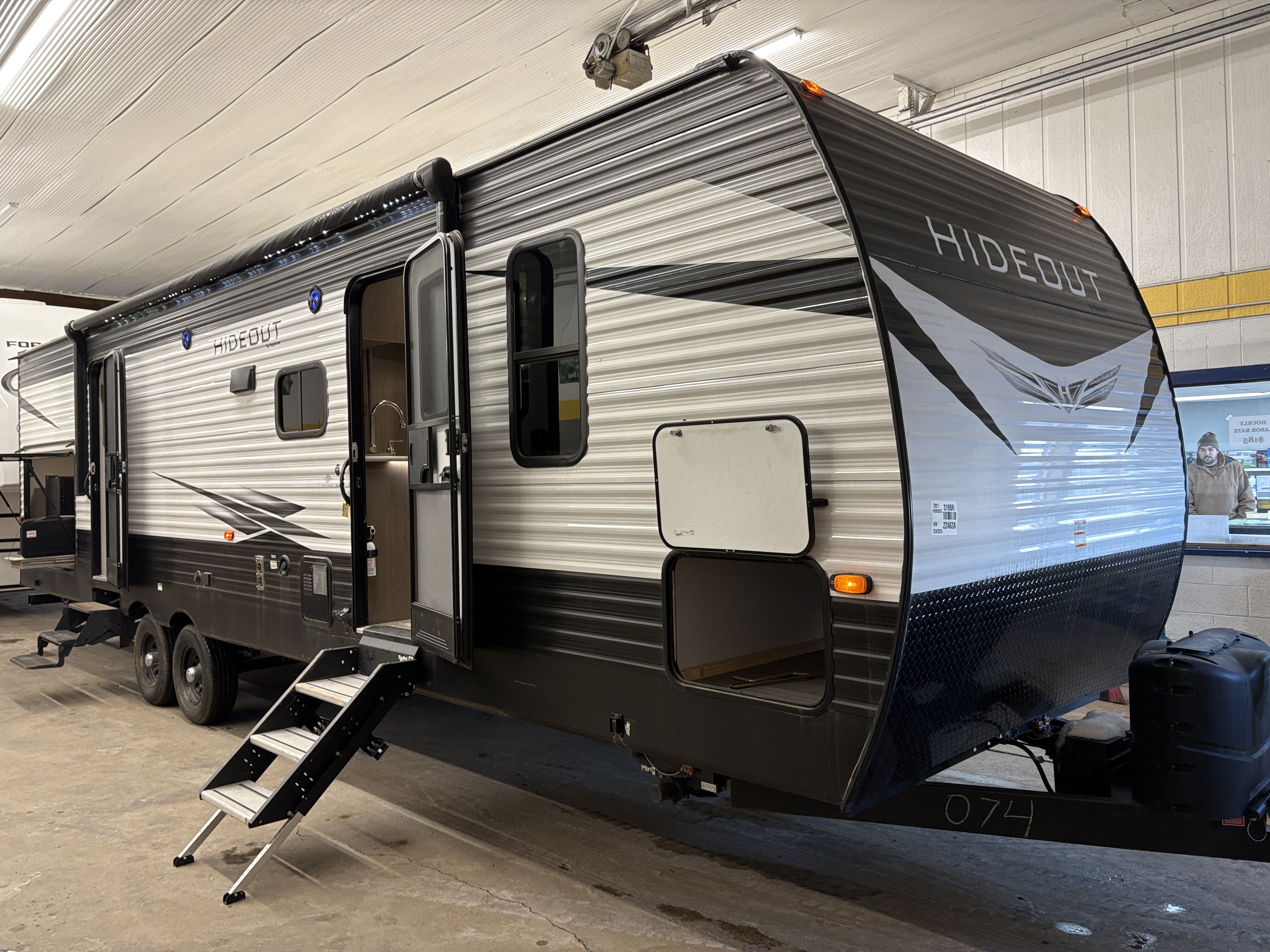 2021 Keystone Hideout East 318BR in shakopee MN
