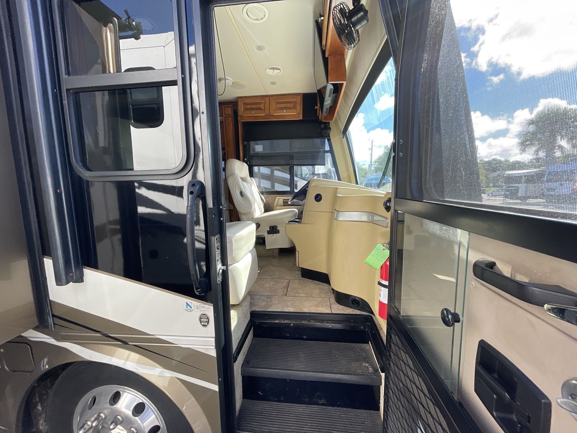 2015 Tiffin Motorhomes Allegro Breeze 32BR RVs For Sale - RV Trader