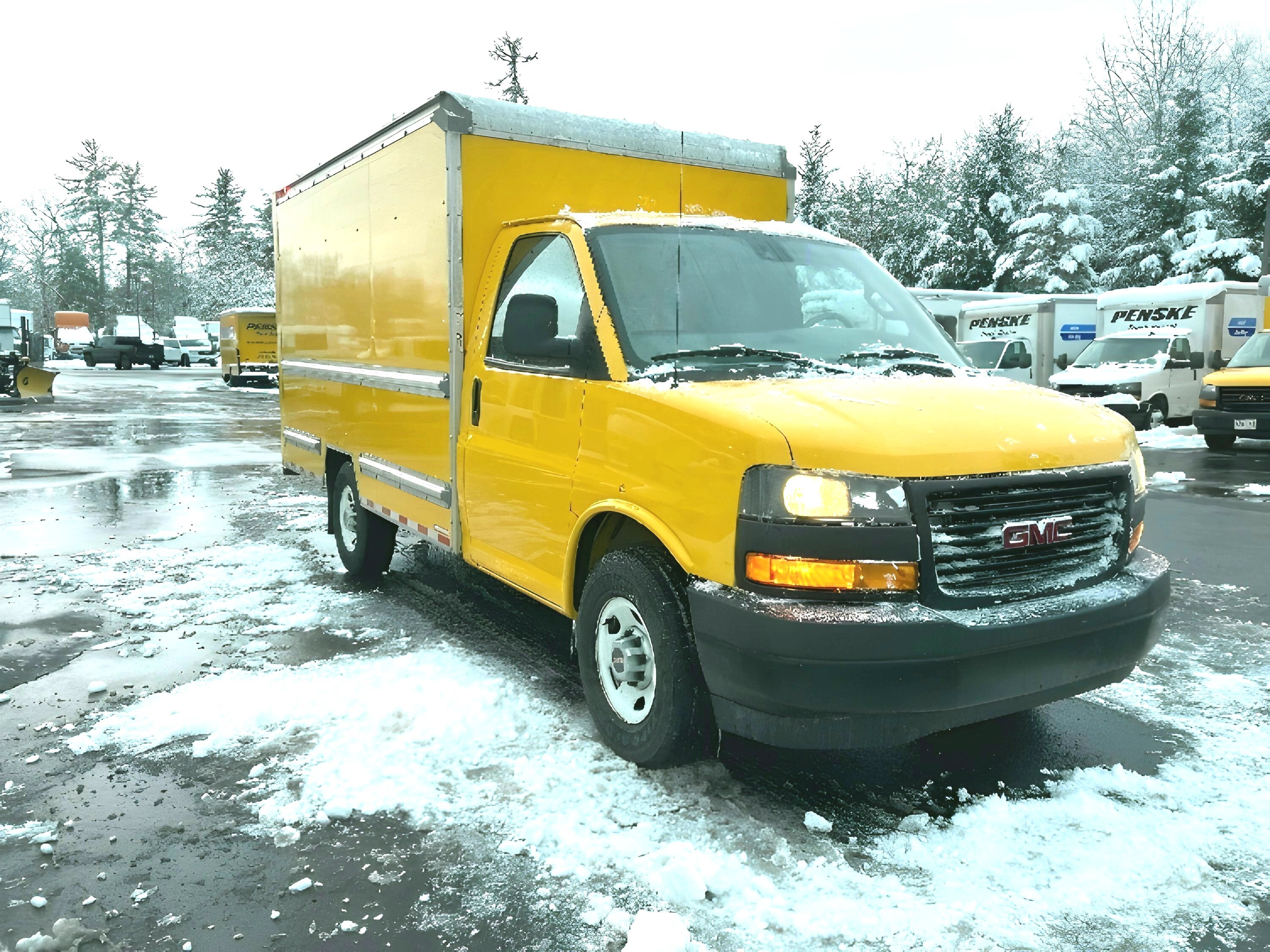 2021 GMC SAVANA in Londonderry, NH
