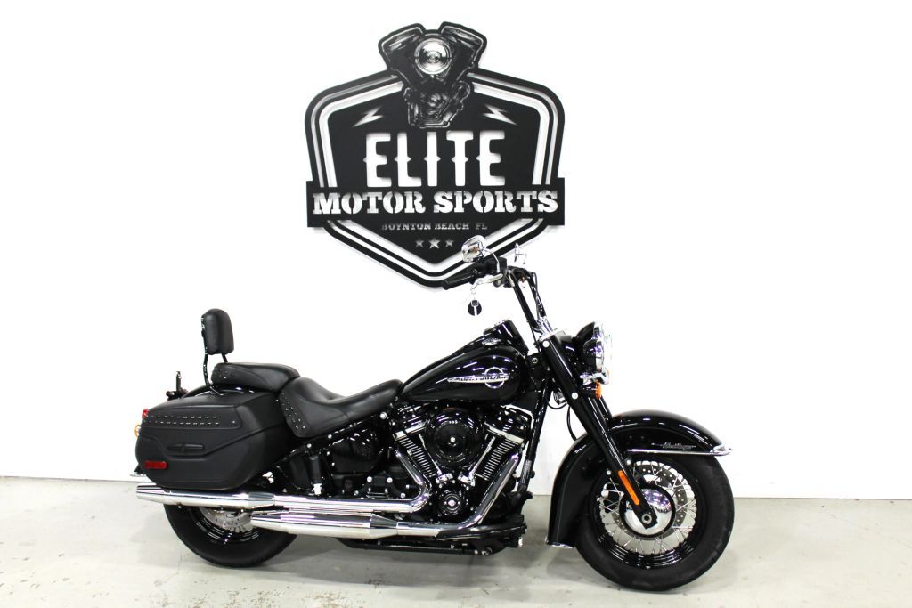 2019 Harley Davidson Heritage Classic 107 FLHC BASE in Boynton Beach, FL
