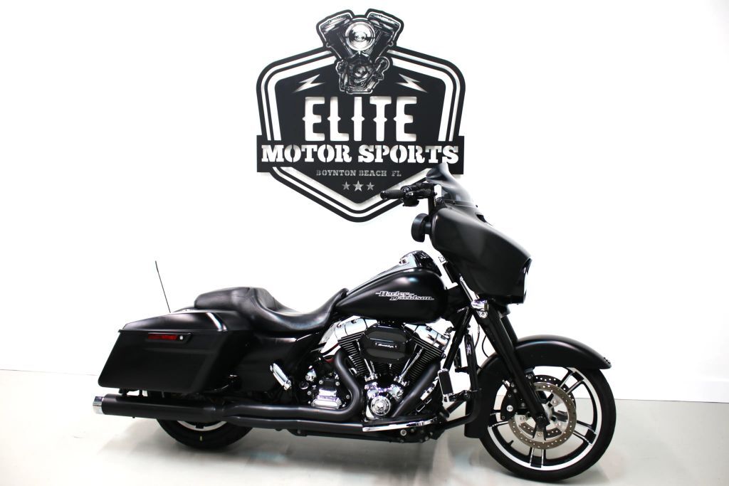 2014 Harley Davidson Street Glide FLHX in Boynton Beach, FL