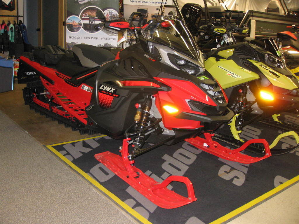 Red Lynx For Sale - Lynx Snowmobiles - Snowmobile Trader
