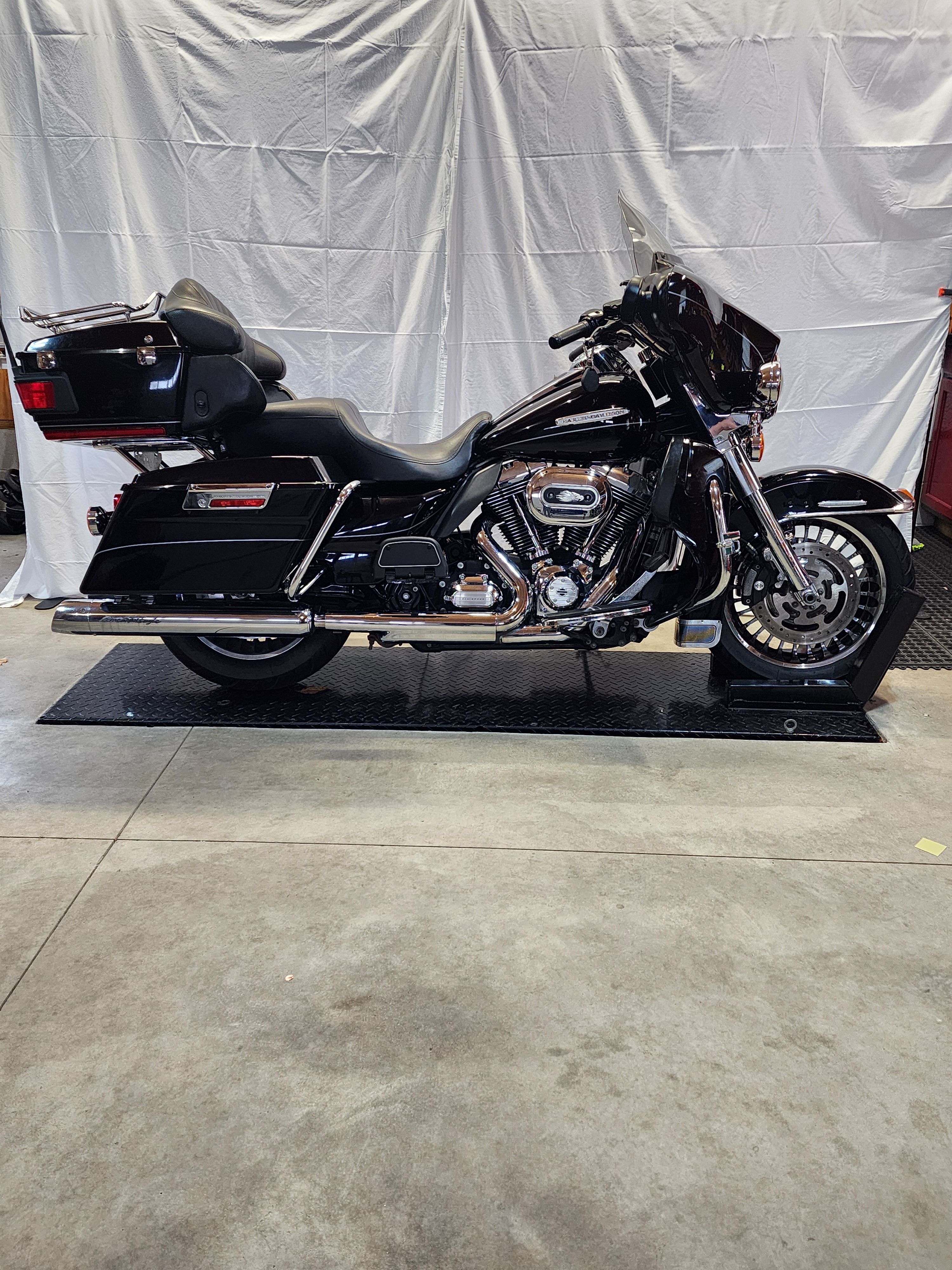 2011 Harley-Davidson ELECTRA GLIDE FLHTK FLHTK in Napoleon, OH