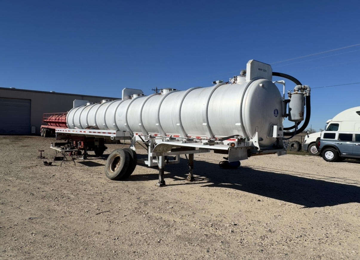 2010 DRAGON Vacuum Tanker in Florence, TX