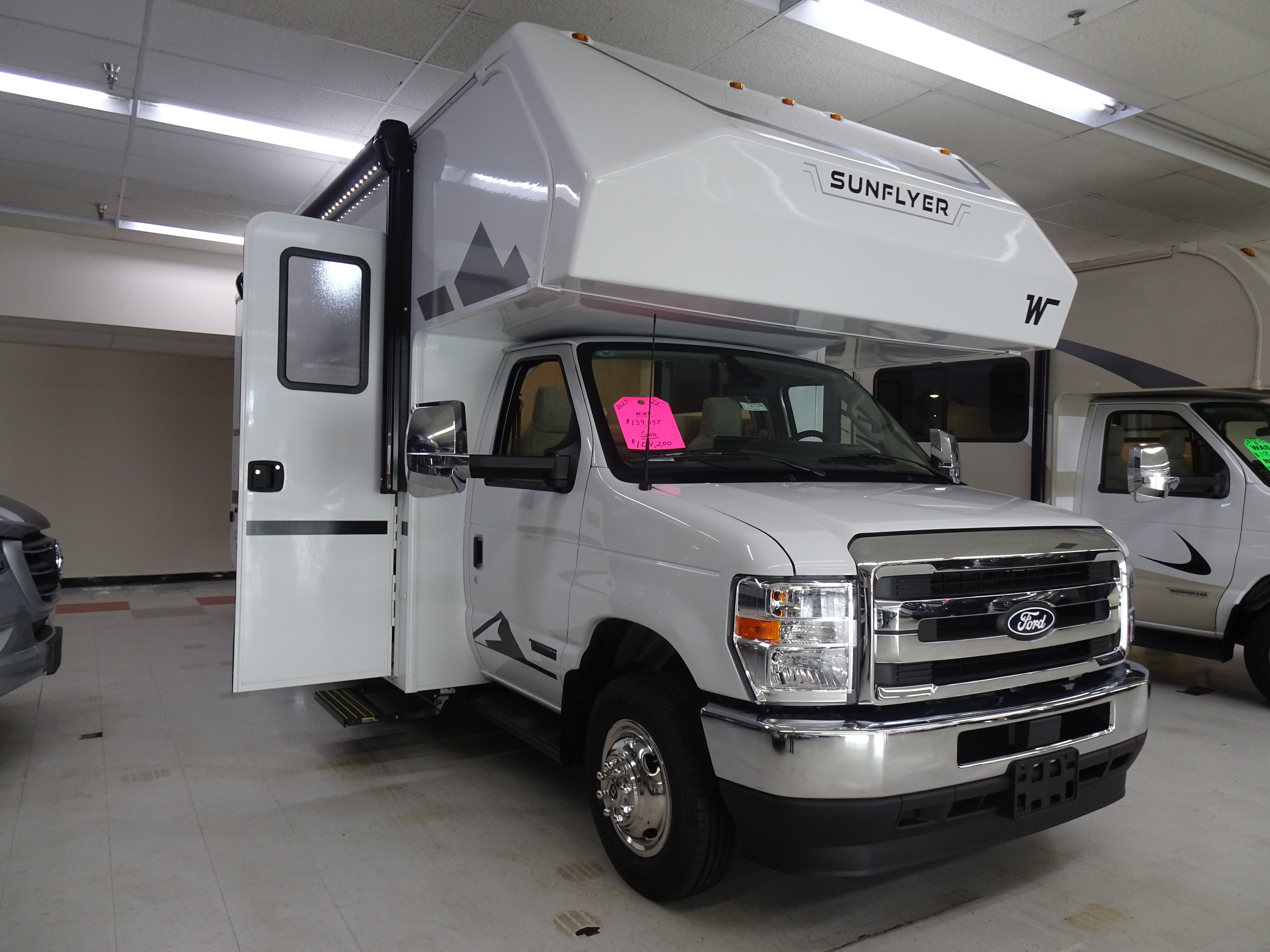2027 Winnebago SUNFLYER 22RS RV