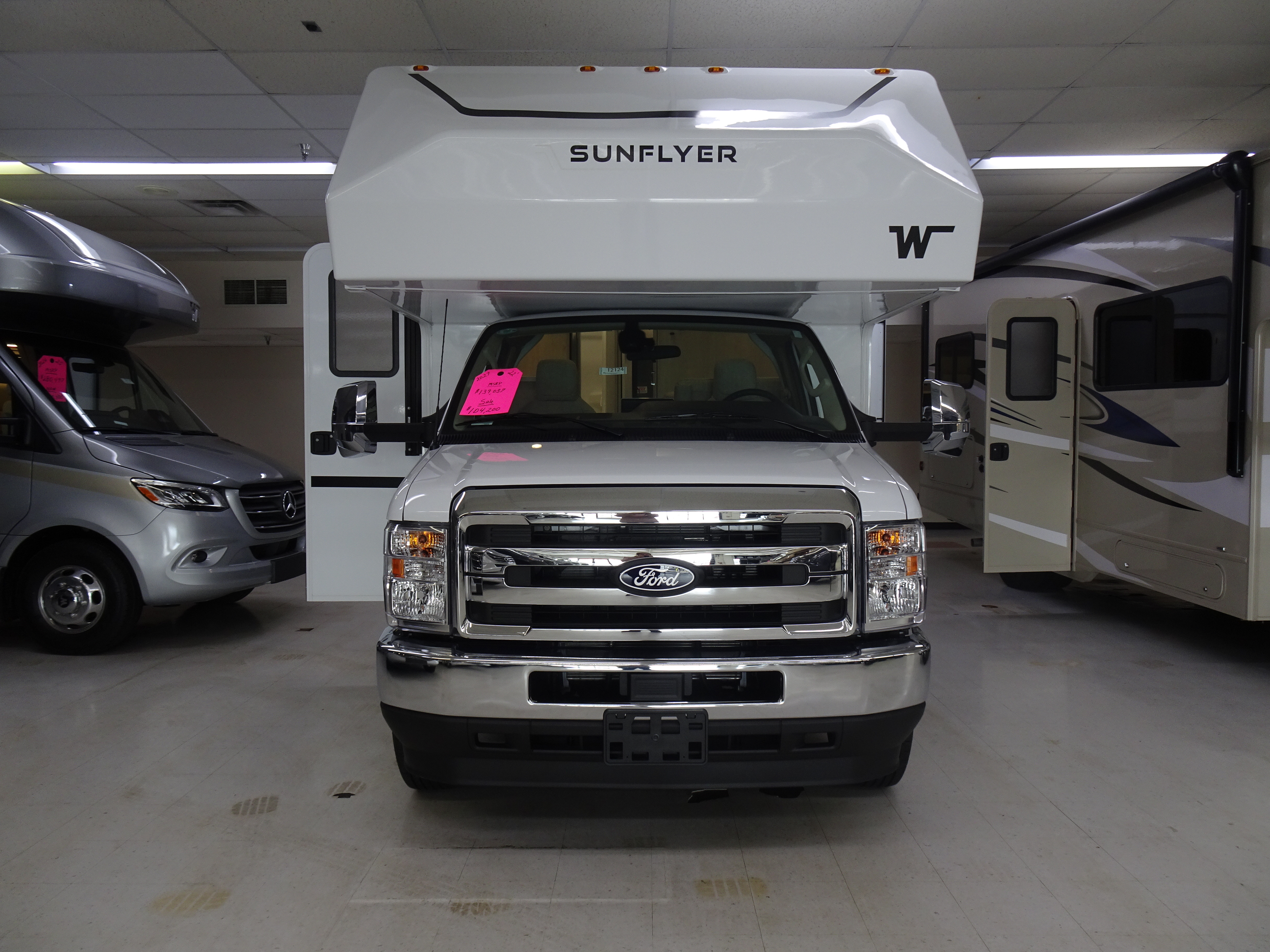 2027 Winnebago SUNFLYER 22RS in auburn IN