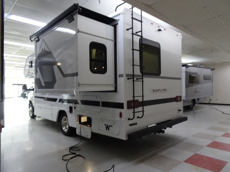 2027 WINNEBAGO SUNFLYER 22RS