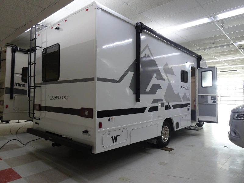 2027 WINNEBAGO SUNFLYER 22RS