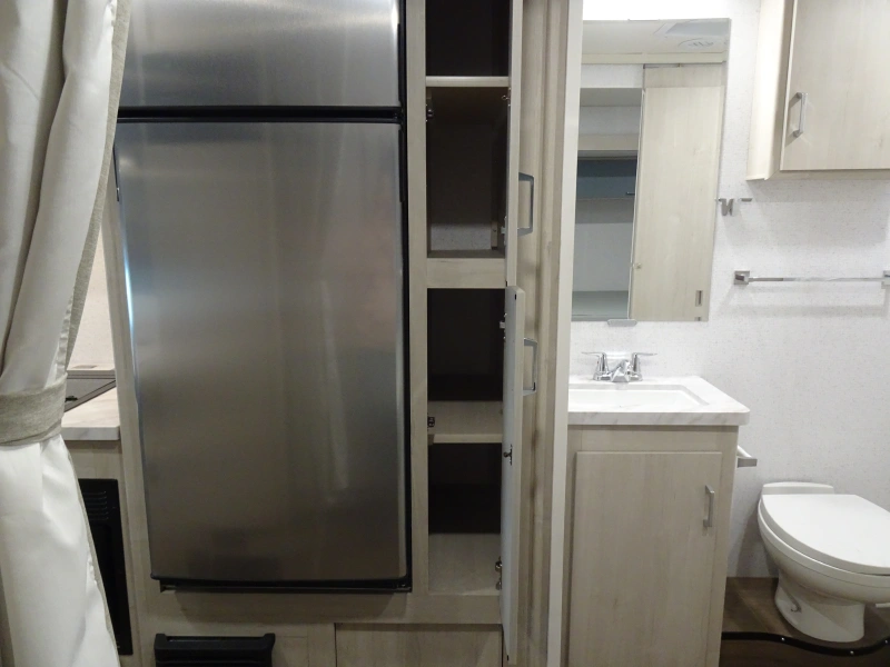 2027 WINNEBAGO SUNFLYER 22RS