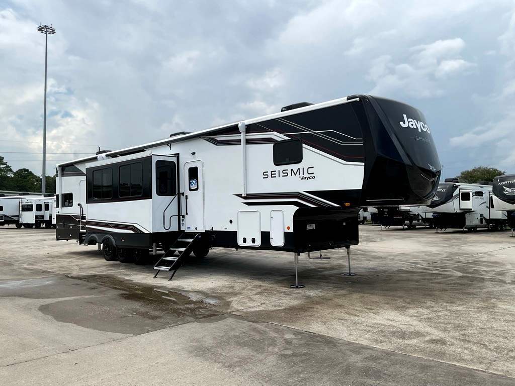 2026 Jayco Seismic 395 in houston TX