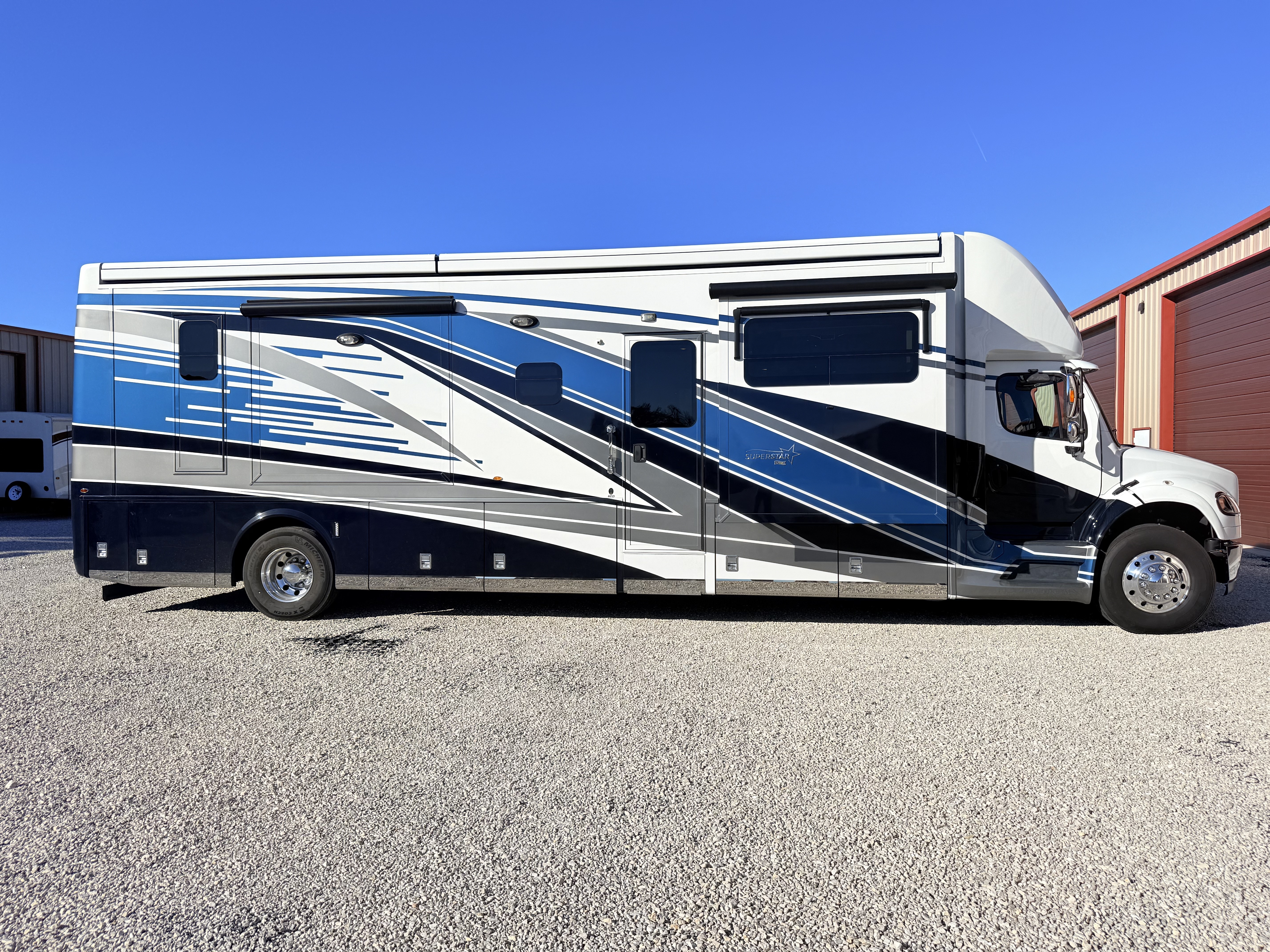 Used 2023 Newmar Super Star 4059 in Lakeway, TX - 5039106483 - RV