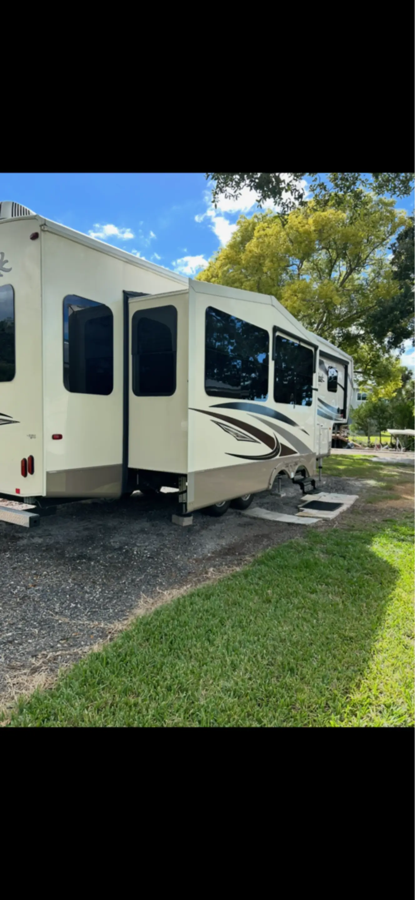 A photo of this 2017 Forest River SILVERBACK 31IK