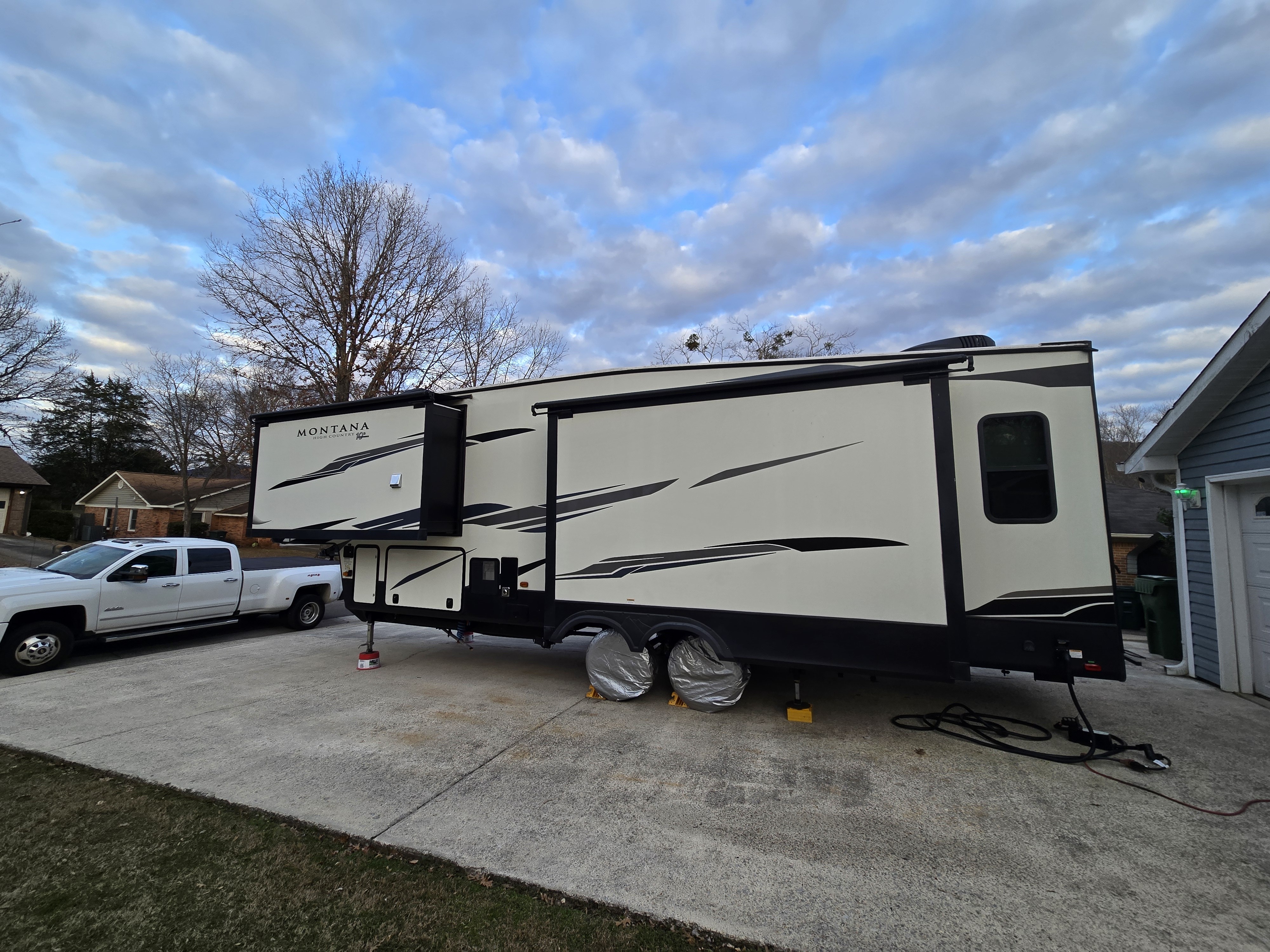 2020 Keystone MONTANA HIGH COUNTRY 295RL RV