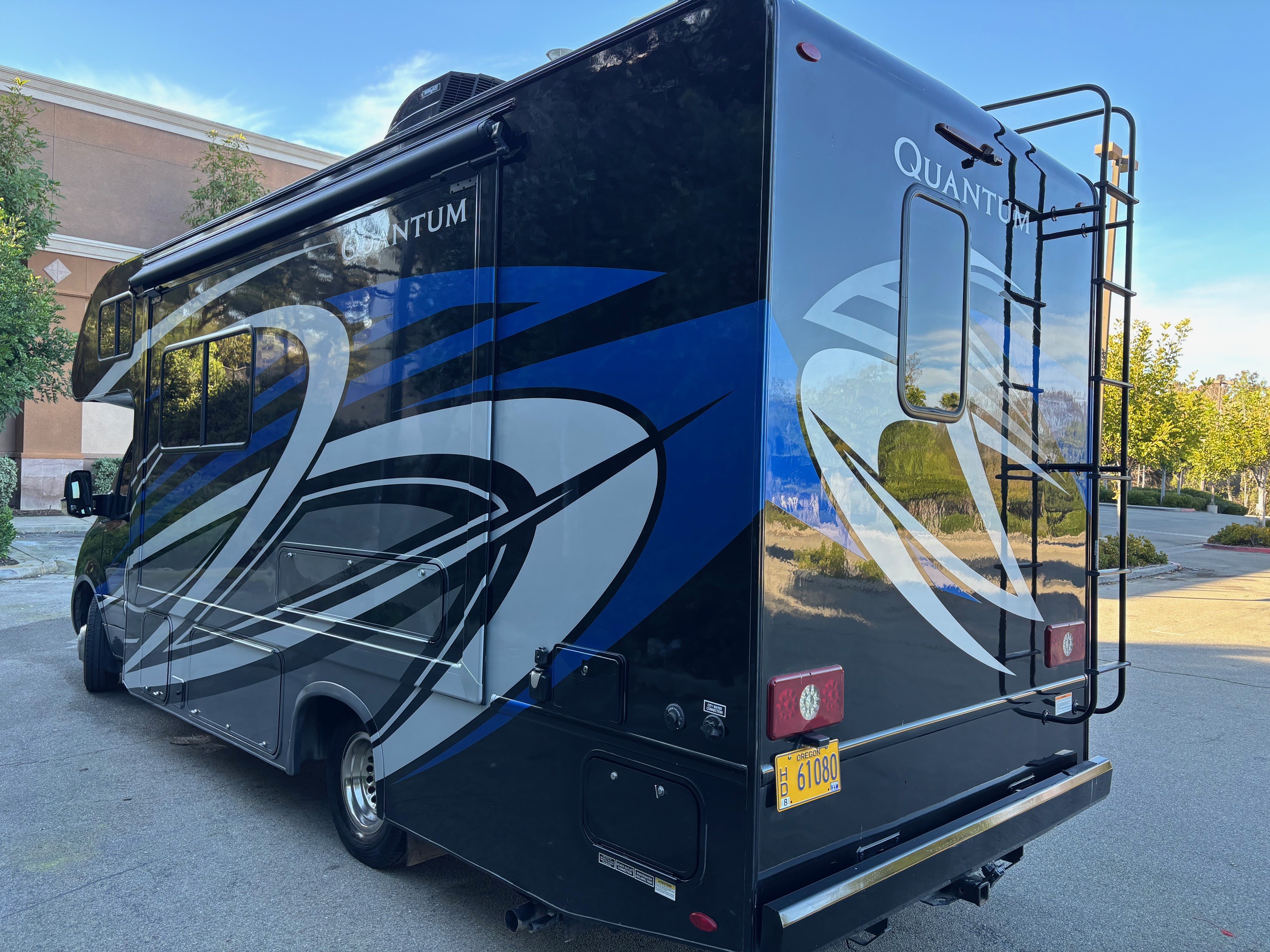 2022 Thor Motor Coach QUANTUM MB24 in oceanside CA