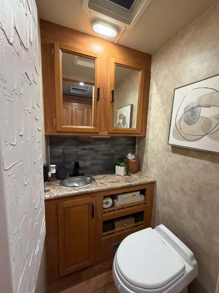 2017 Nexus MAYBACH 37M in krum TX