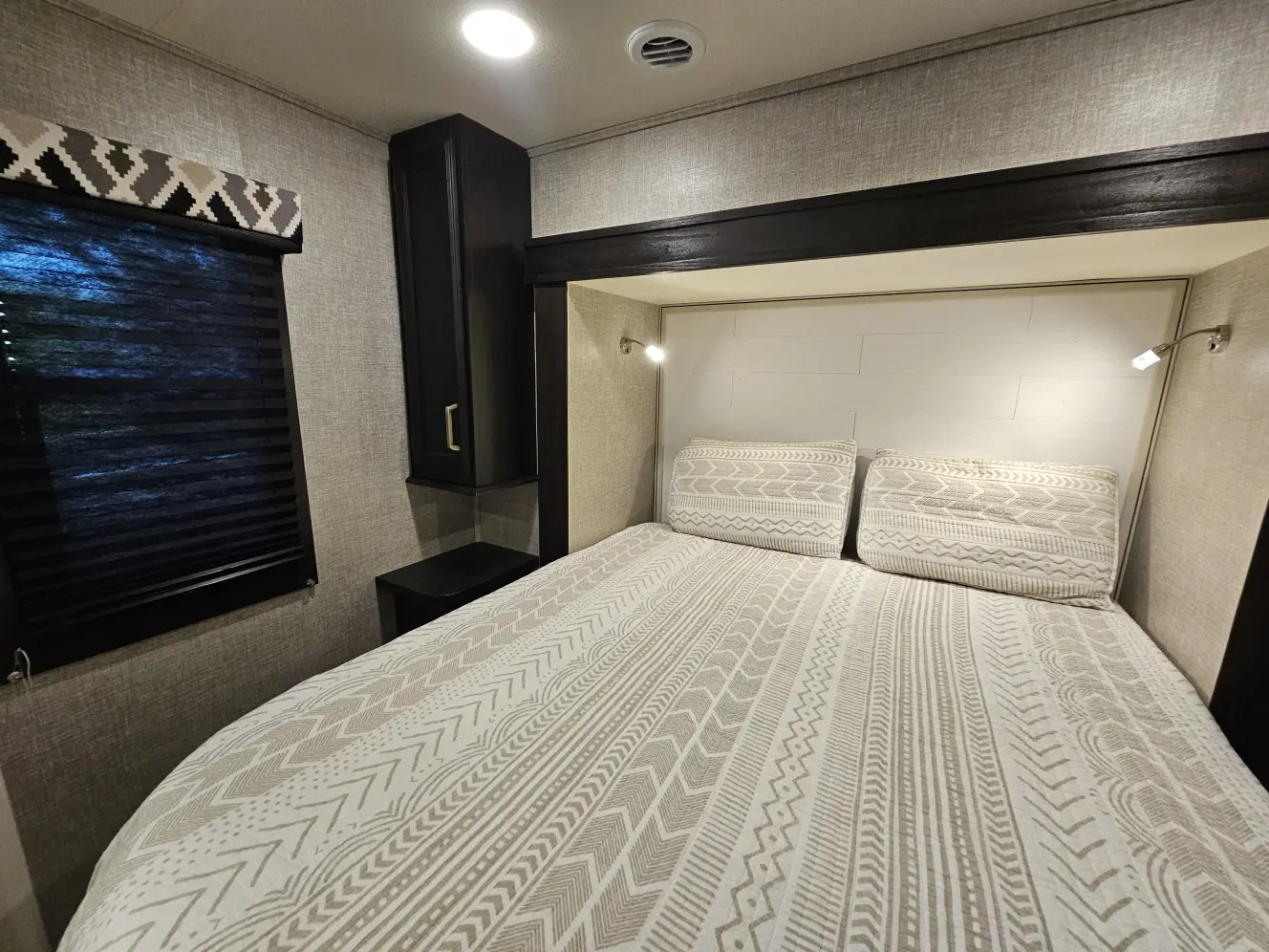 A photo of this 2021 Entegra Coach ODYSSEY 30Z