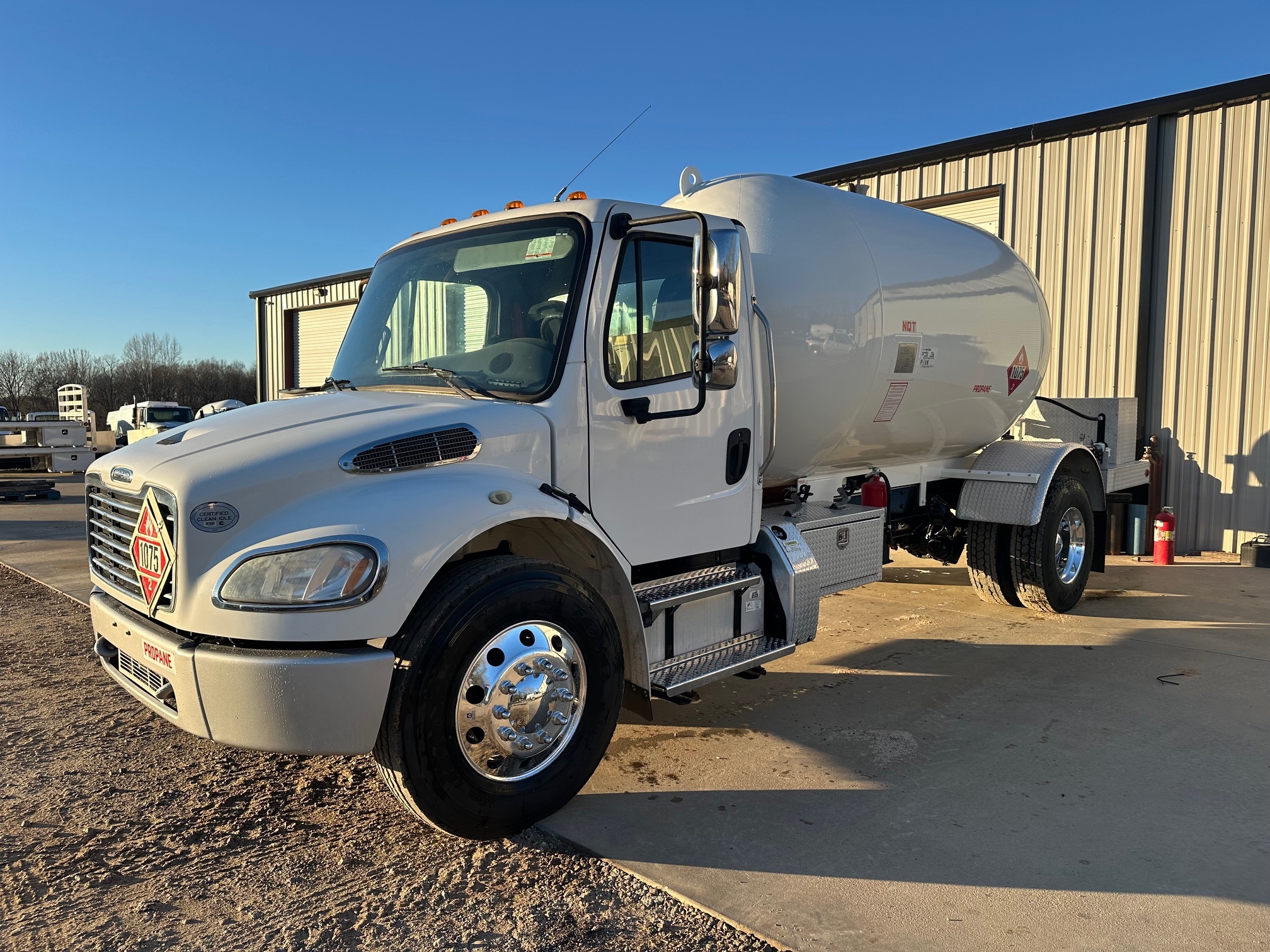 2017 FREIGHTLINER BUSINESS CLASS M2 106 in Miami, FL