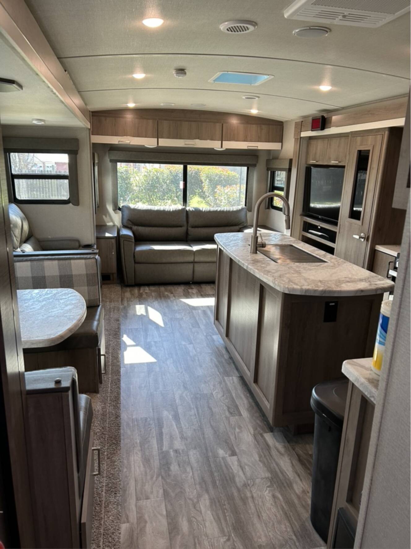 A photo of this 2022 Grand Design IMAGINE 2970RL