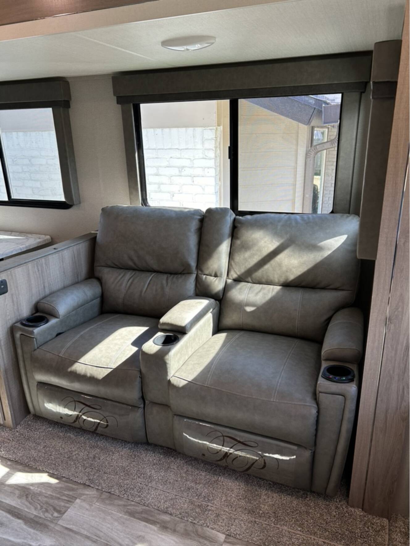 A photo of this 2022 Grand Design IMAGINE 2970RL