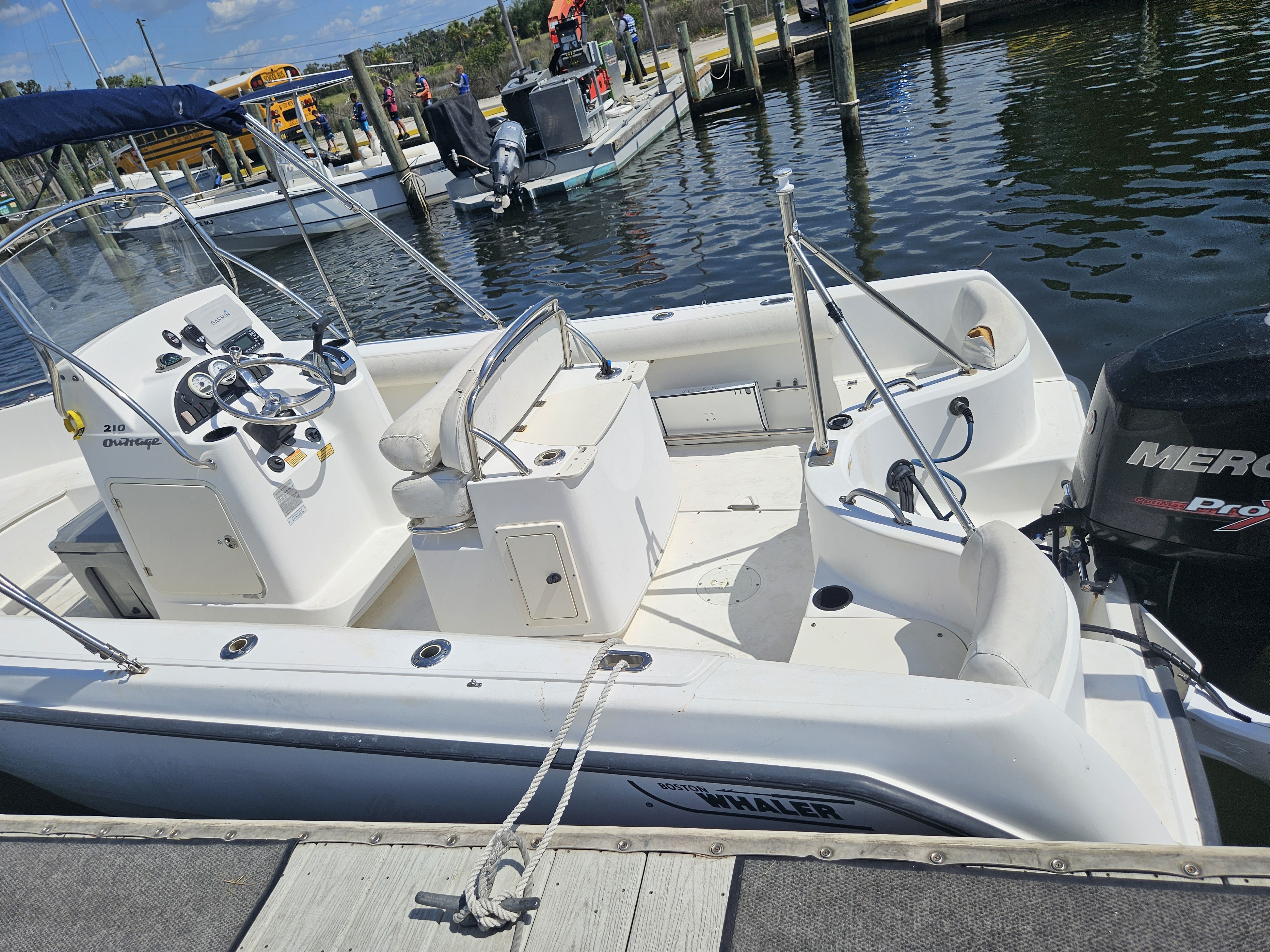 2003 Boston Whaler 21 Outrage Center Console Boat boat