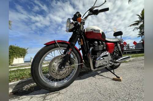 2013 Triumph BONNEVILLE T100 CHROME EDITION in miami FL