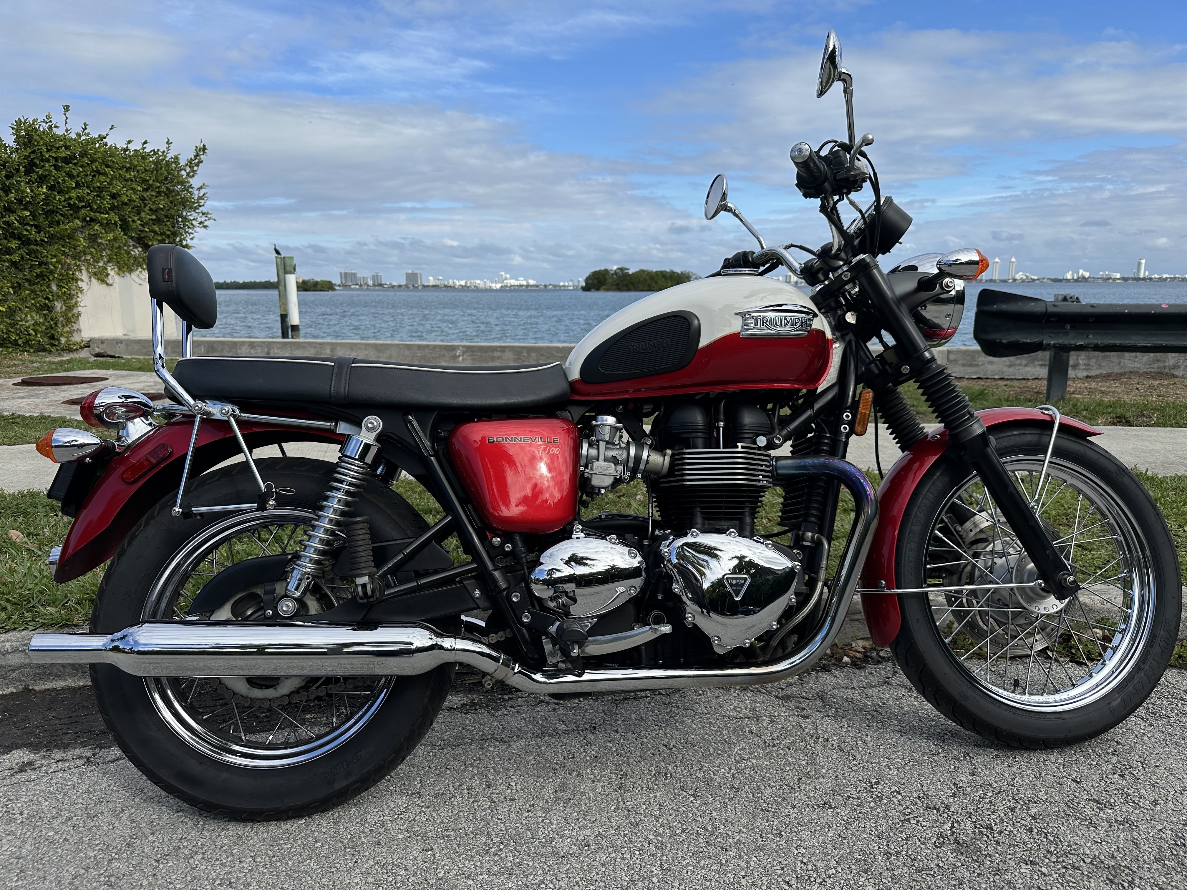 2013 Triumph BONNEVILLE T100 CHROME EDITION in miami FL