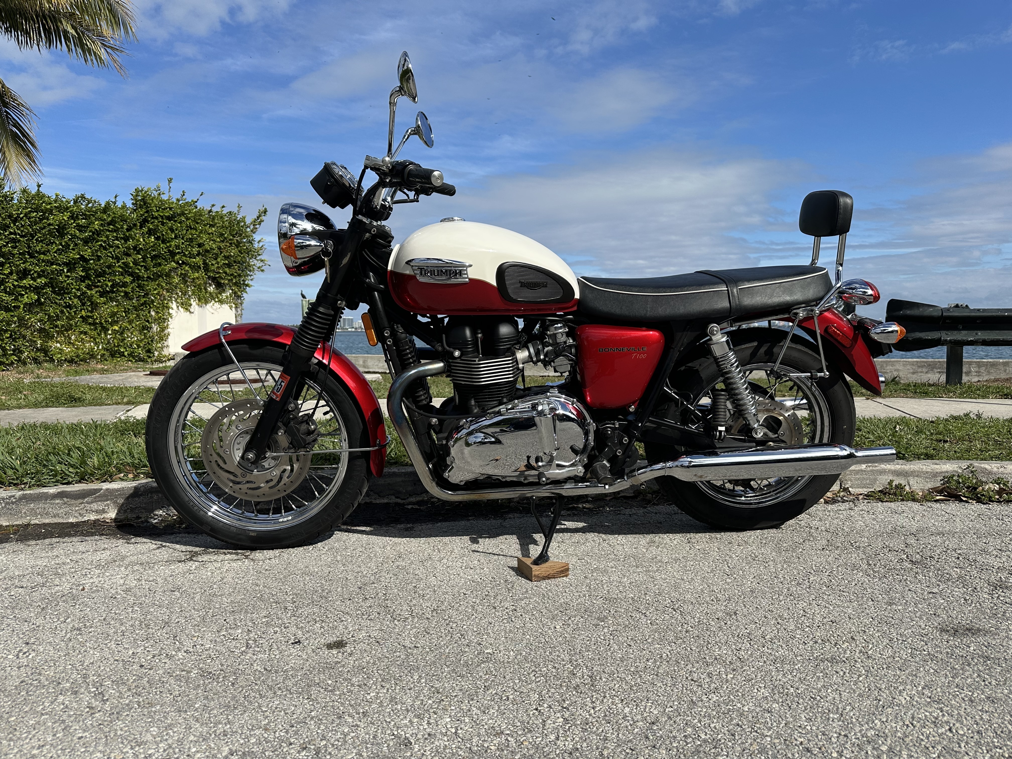 2013 Triumph BONNEVILLE T100 CHROME EDITION in miami FL