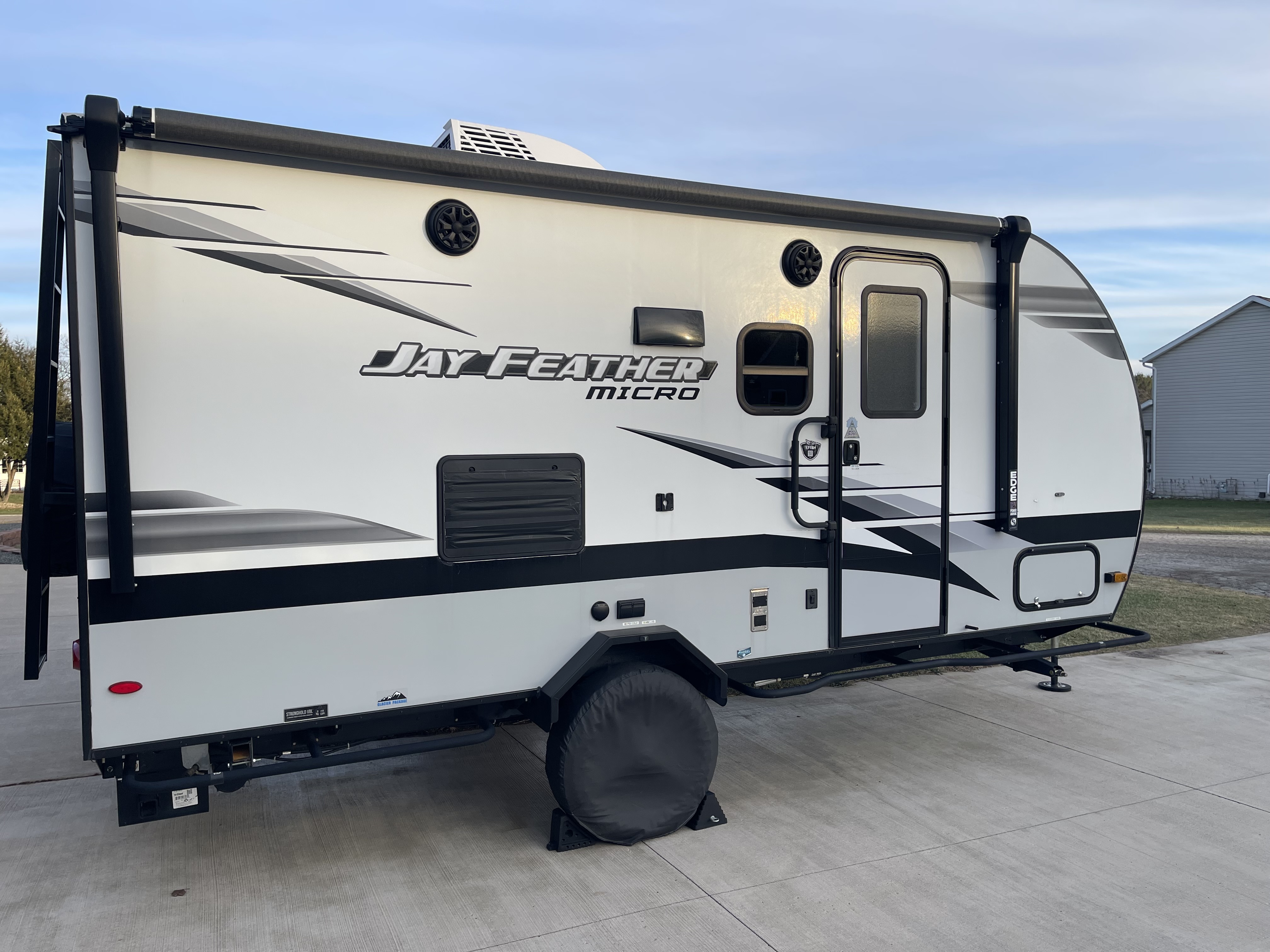 2022 Jayco JAY FEATHER MICRO 171BH in plymouth IN