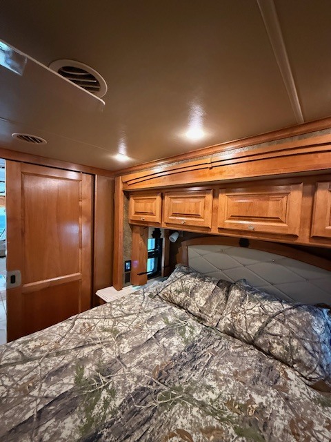 2015 Tiffin Motorhomes PHAETON 42 LH in faribault MN
