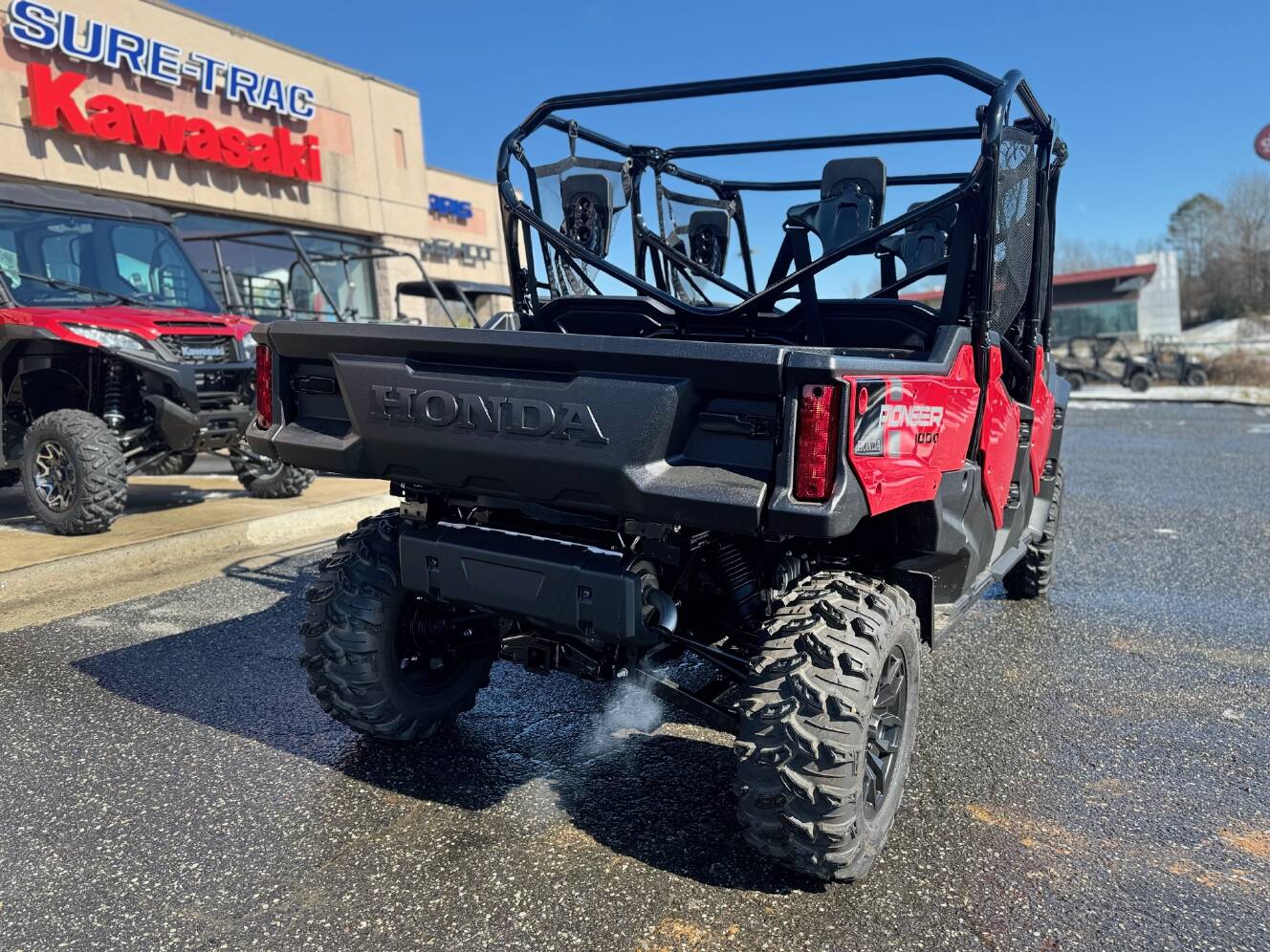 A photo of this 2025 Honda Pioneer 1000-6 Deluxe Crew