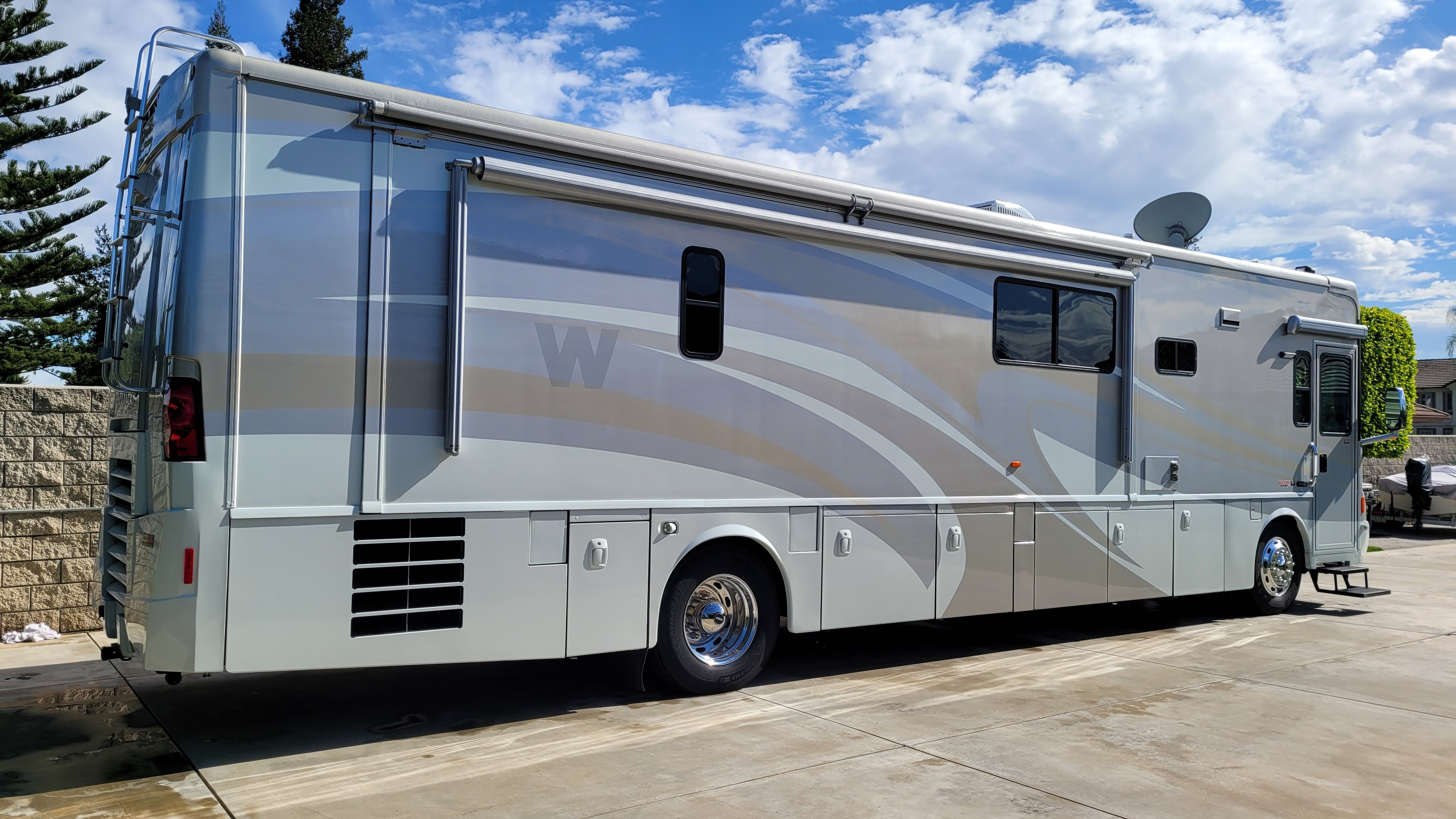 2008 Winnebago VECTRA 40TD in chino CA